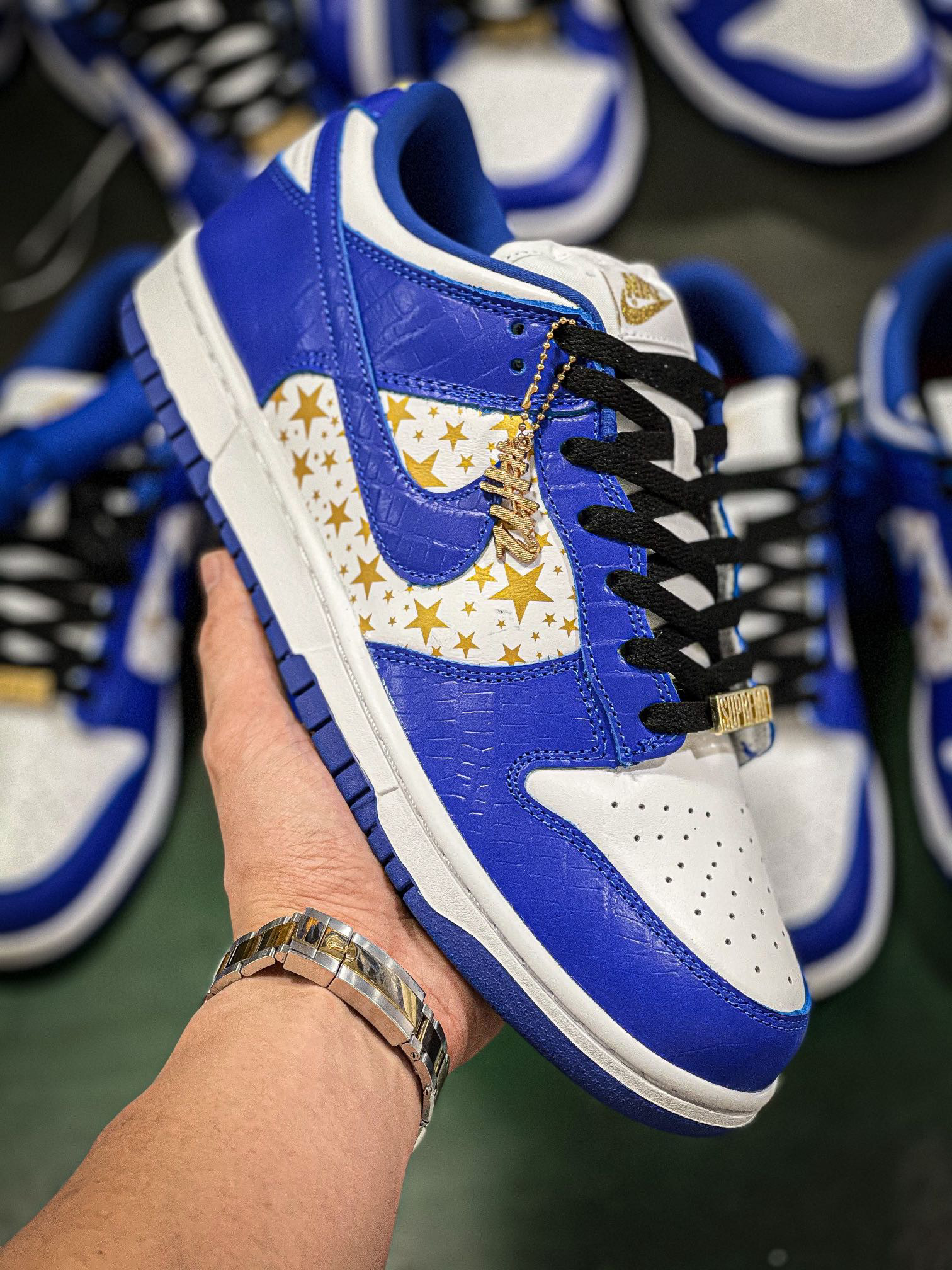 [NIKE] 슈프림 x 나이키 SB 덩크 로우 하이퍼 로얄 DH3228-100 남녀공용 (H12공장)