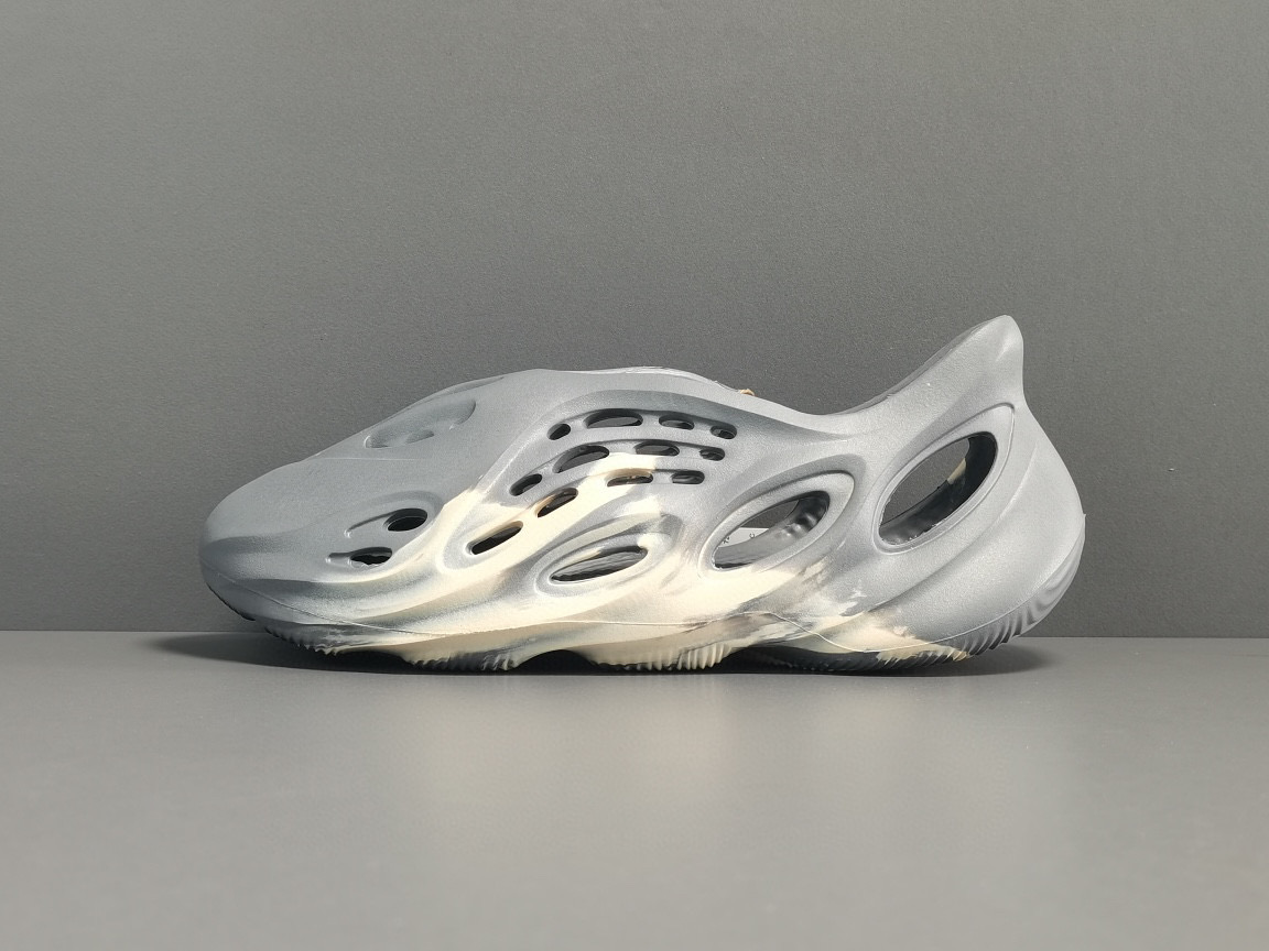 [ADIDAS] 아디다스 X 이지 폼러너 MXT 문그레이 GV7904 남녀공용 (OG공장)