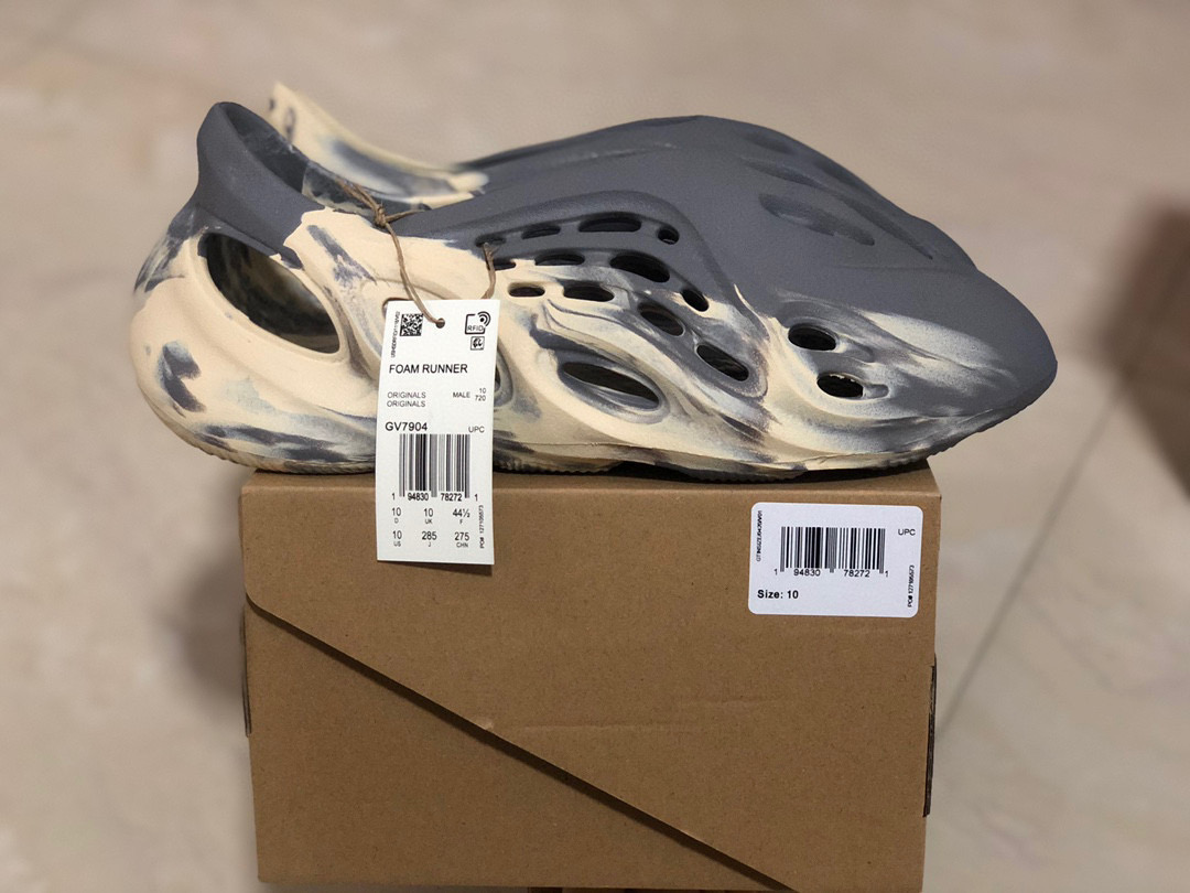 [ADIDAS] 아디다스 X 이지 폼러너 MXT 문그레이 GV7904 남녀공용 (LW공장)