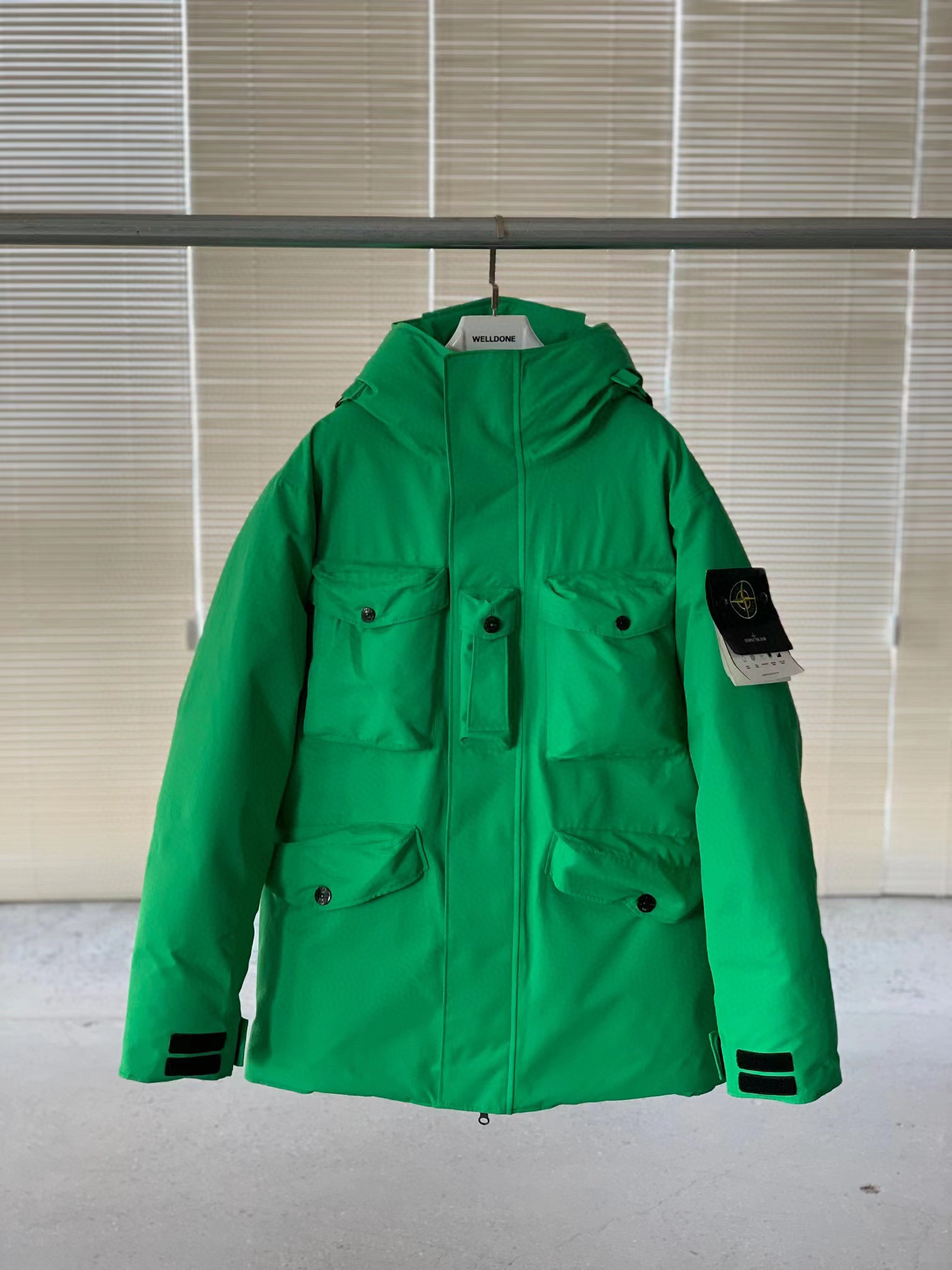 [STONE ISLAND] 스톤아일랜드 와펜 립스탑 고어텍스 패딩 그린 남성용