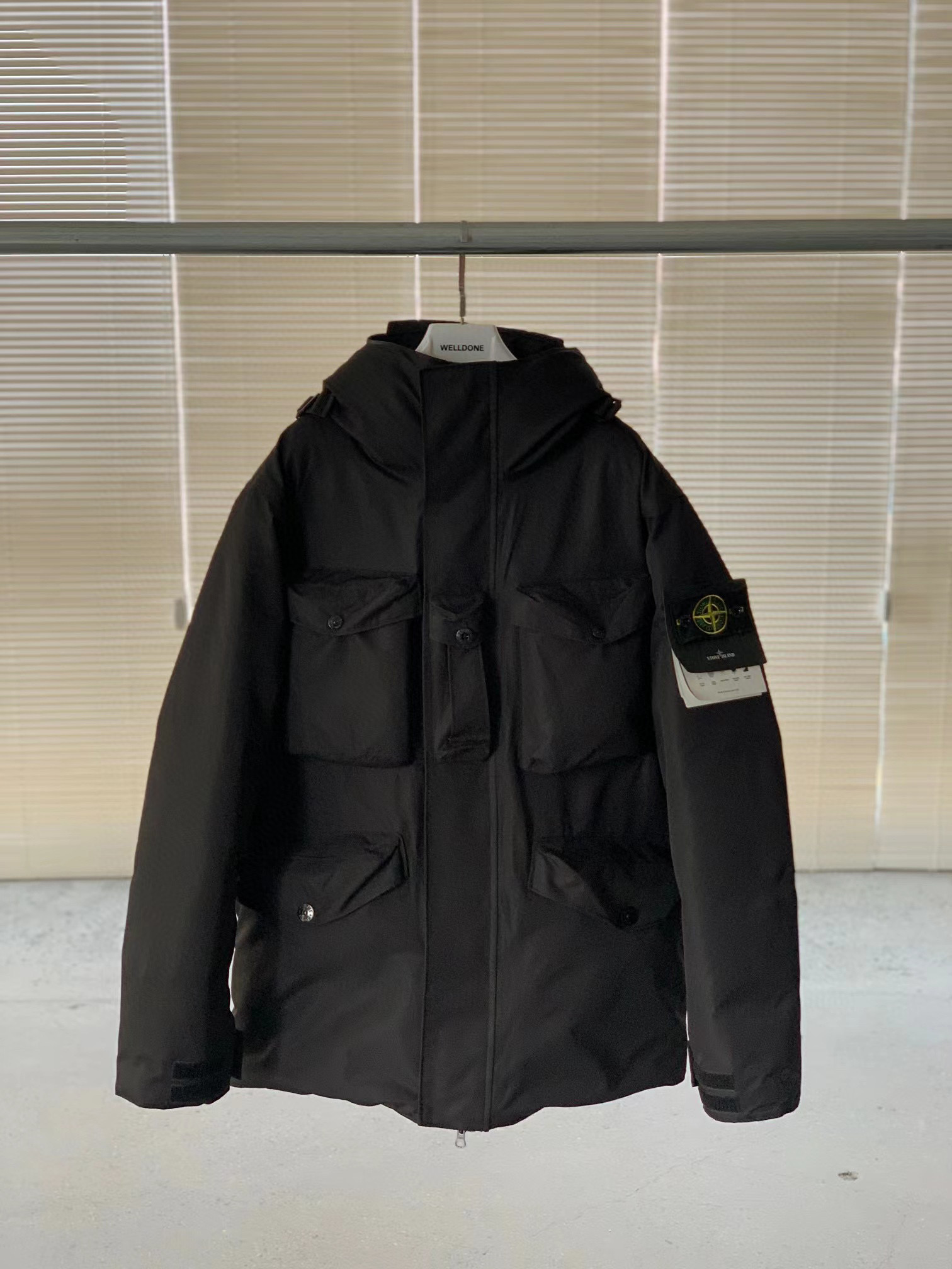 [STONE ISLAND] 스톤아일랜드 와펜 립스탑 고어텍스 패딩 블랙 남성용