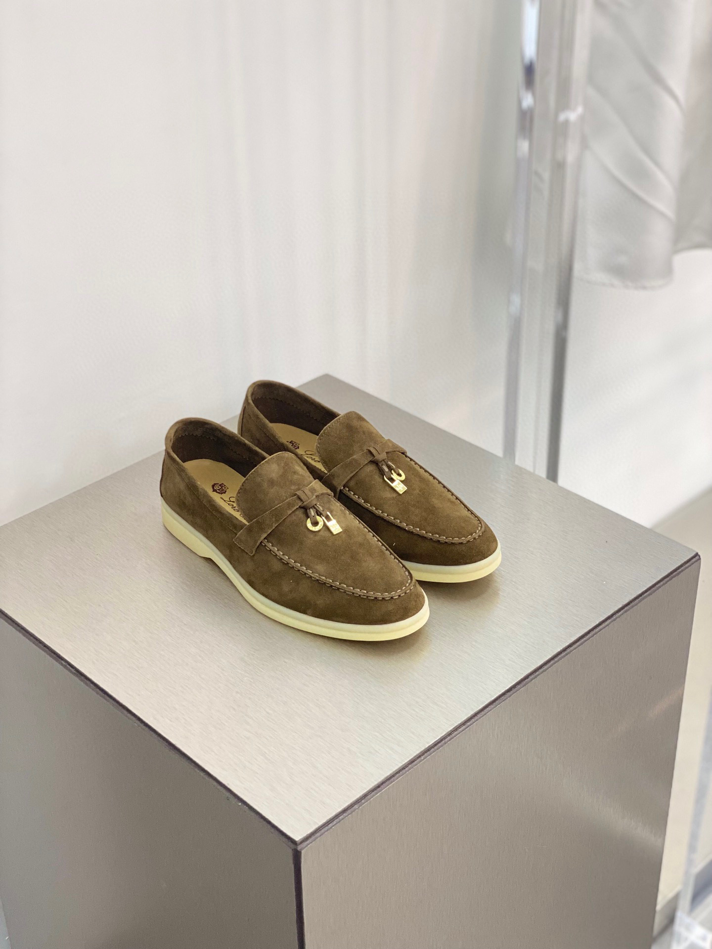 [Loro Piana] 로로피아나 썸머워크 로퍼 남녀공용