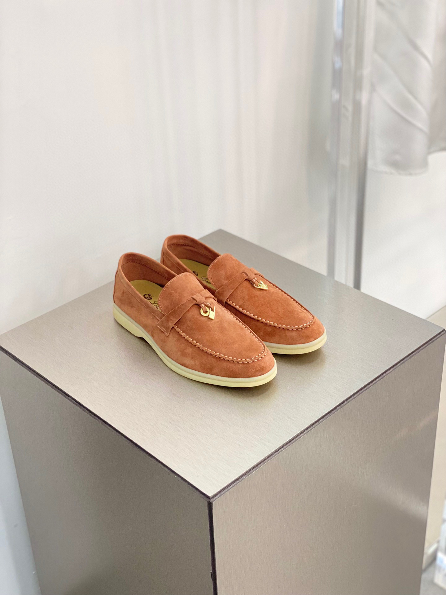 [Loro Piana] 로로피아나 썸머워크 로퍼 남녀공용