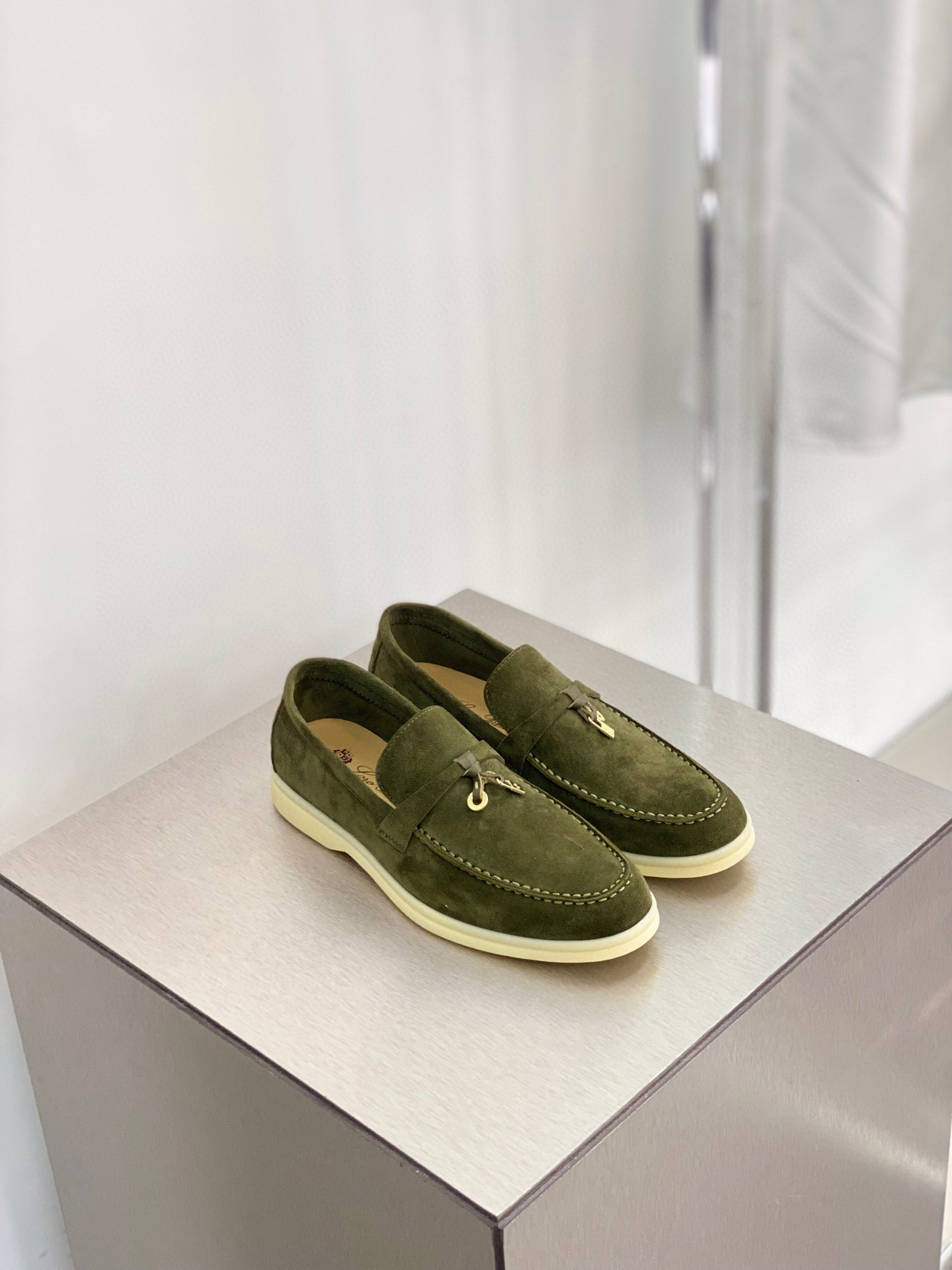 [Loro Piana] 로로피아나 썸머워크 로퍼 남녀공용