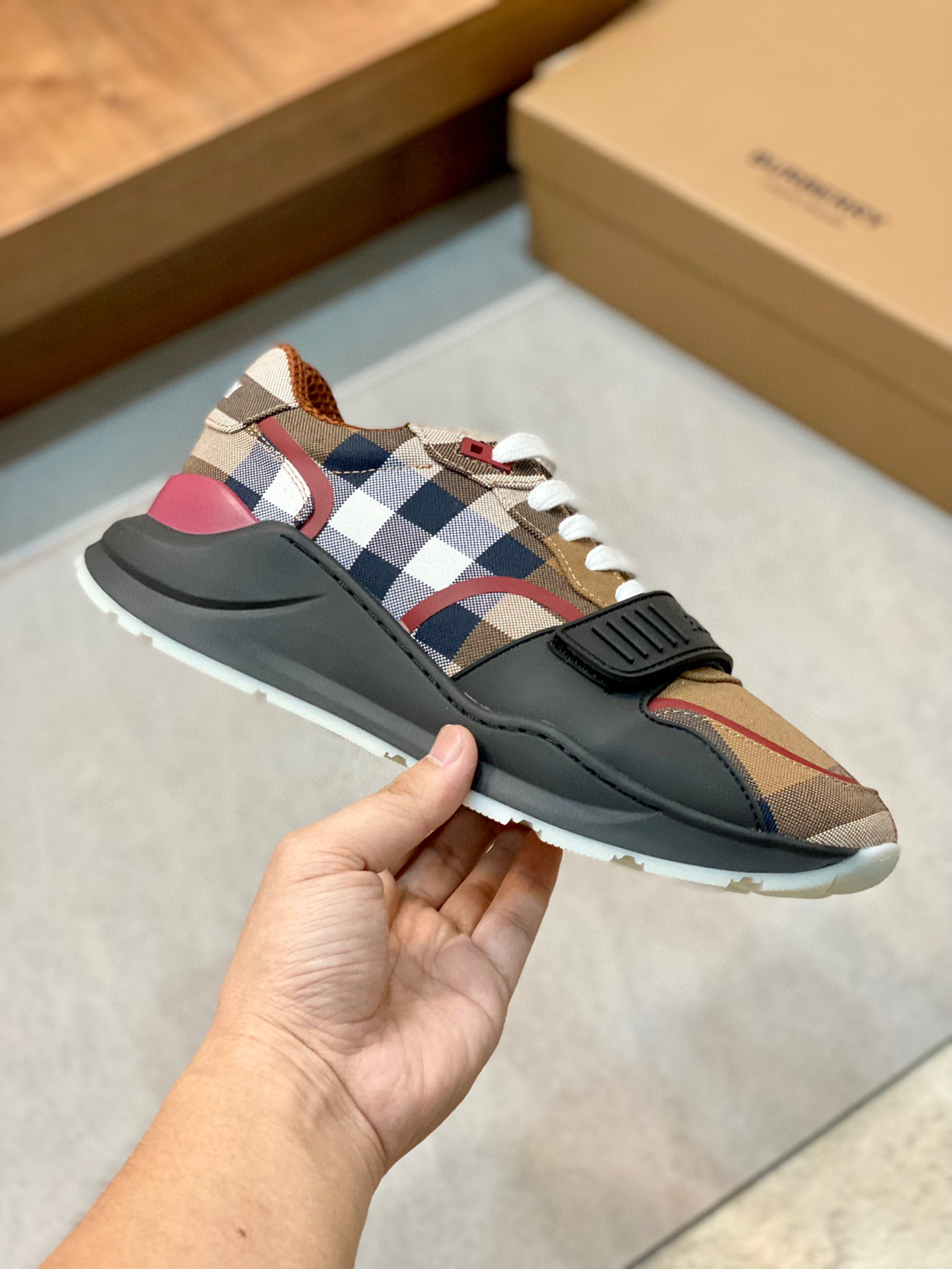 [BURBERRY] 버버리 리지스 스니커즈 남성용