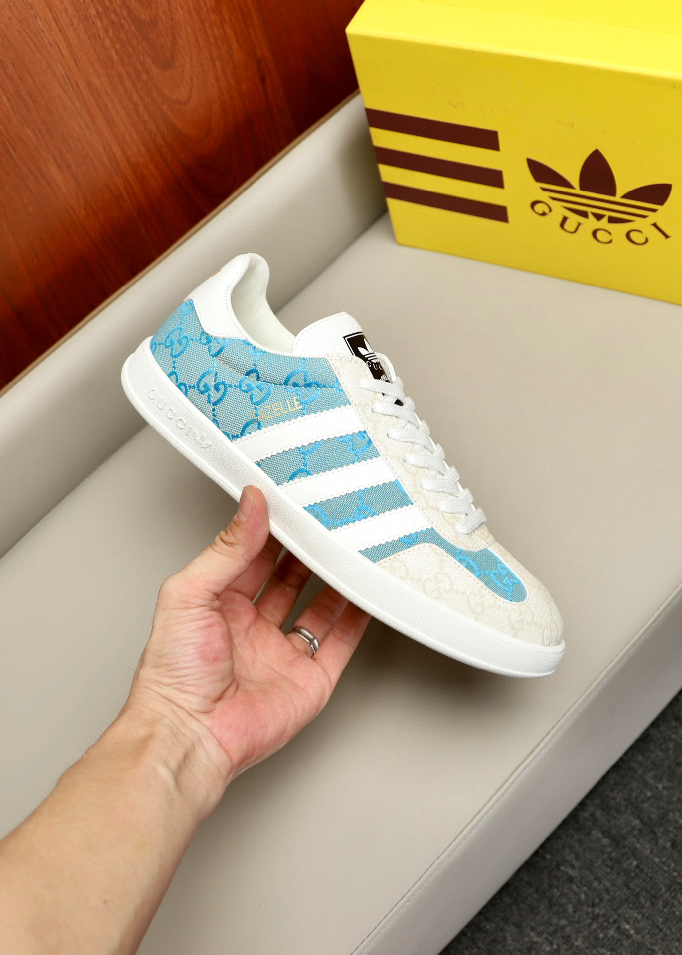[GUCCI] 구찌 x 아디다스 스웨이드 가젤 스니커즈 남성용