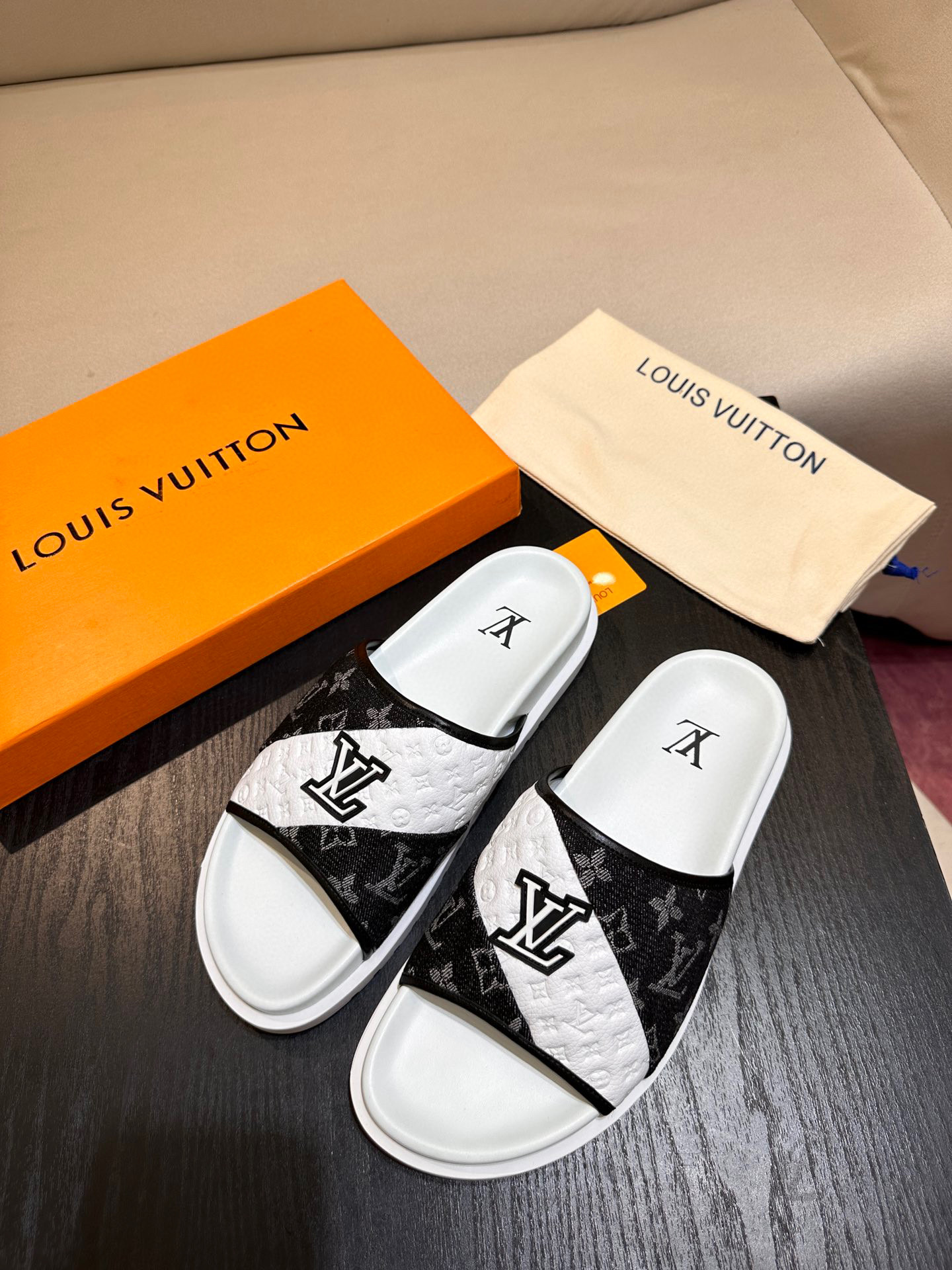 [LOUIS VUITTON] 루이비통 슬리퍼 남성용