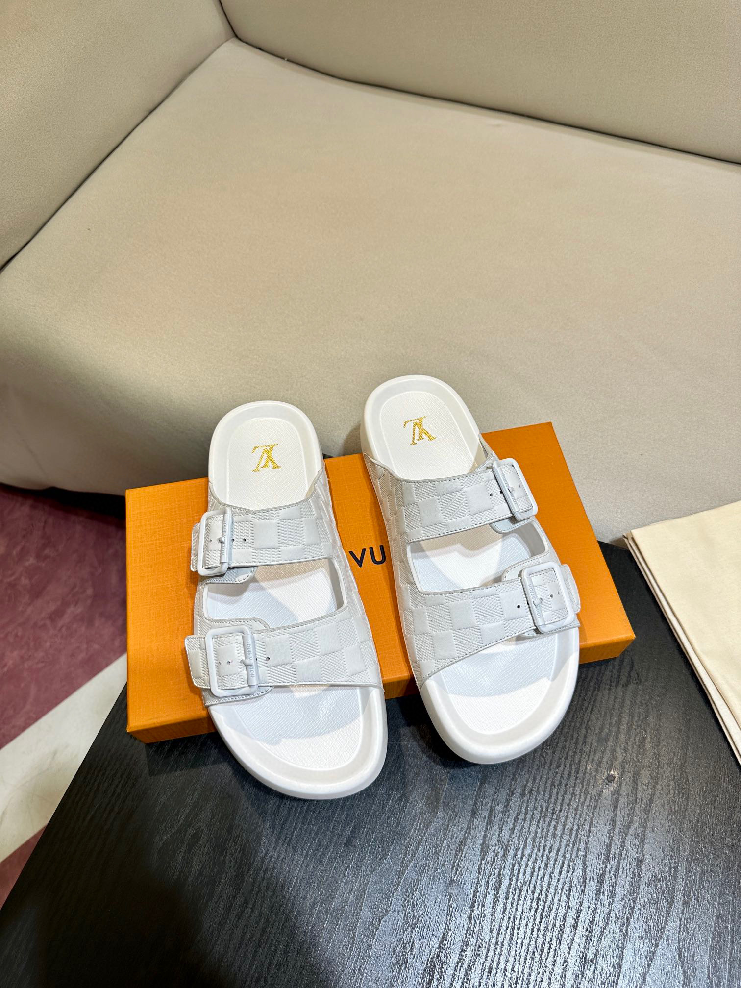 [LOUIS VUITTON] 루이비통 슬리퍼 남성용