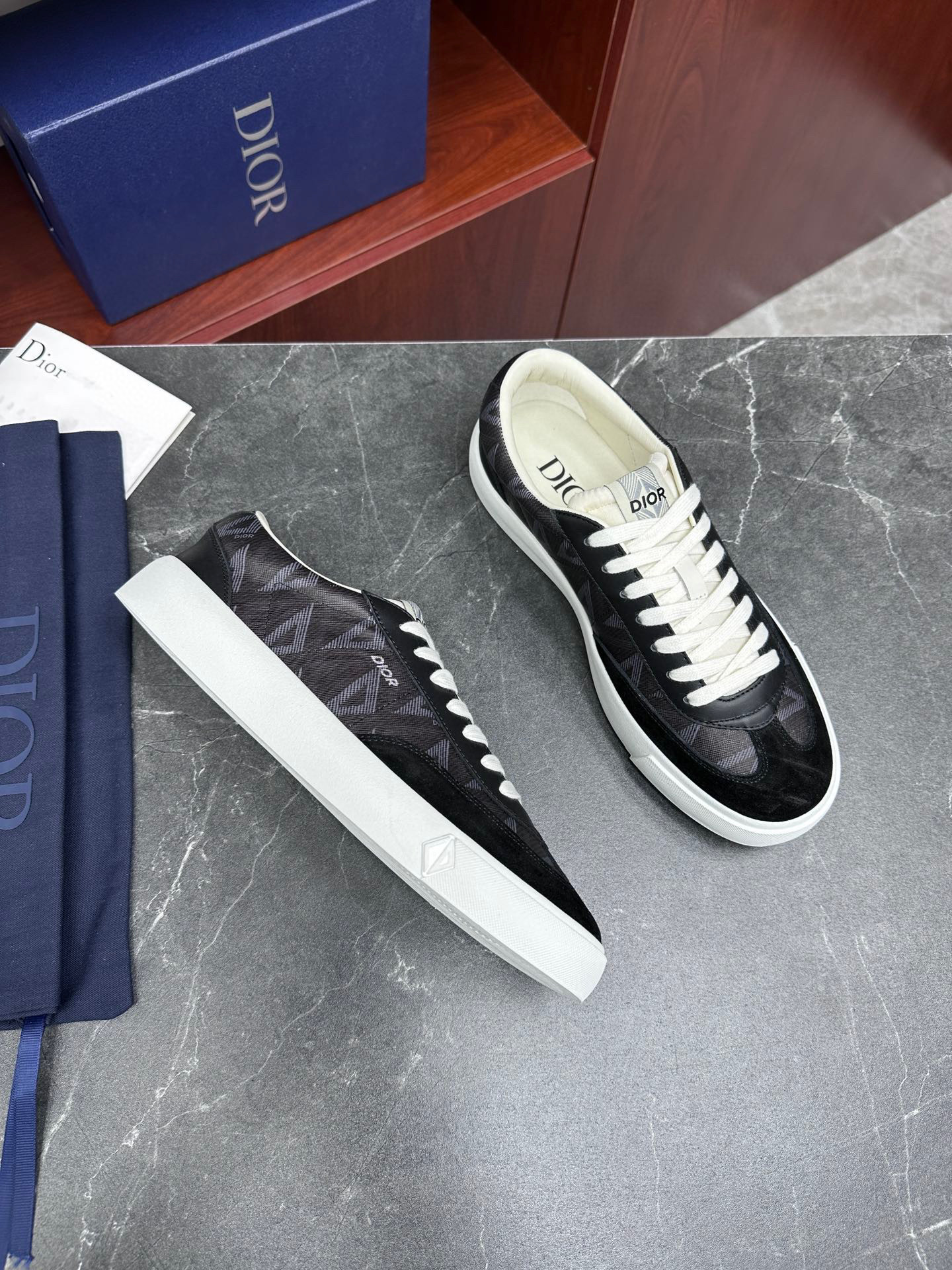 [DIOR] 디올 B101 CD 다이아몬드 로우 남성용