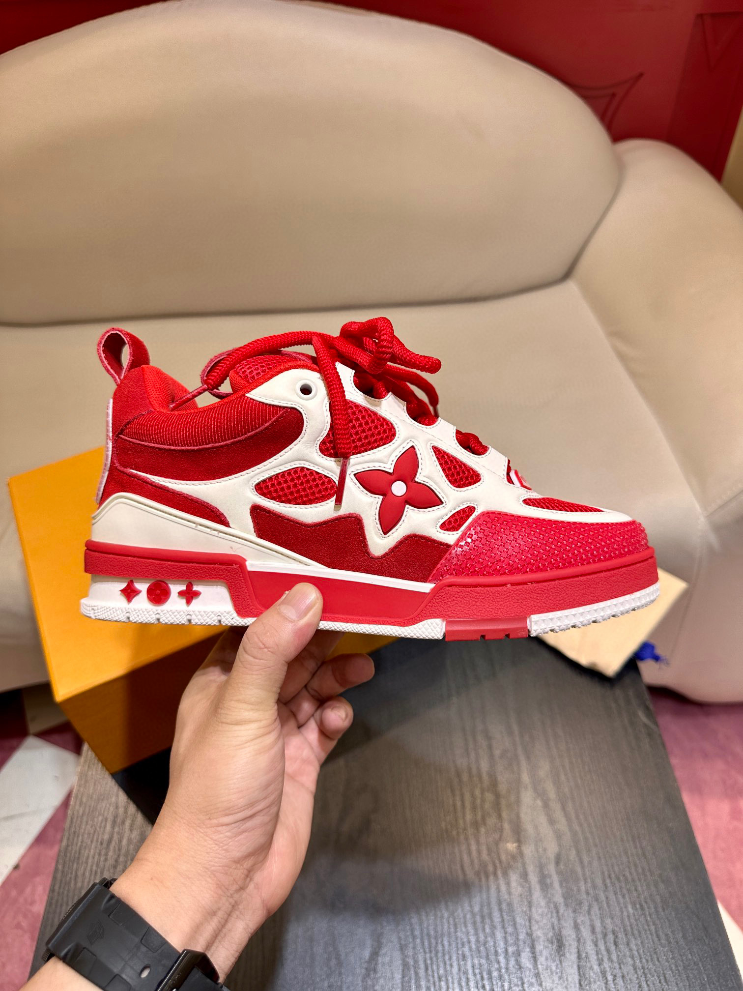 [LOUIS VUITTON] 루이비통 LV 스케이트 스니커즈 남성용