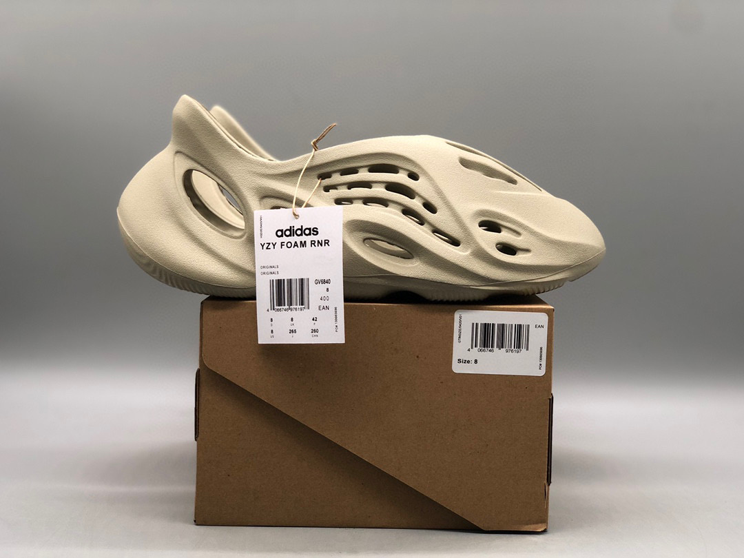 [ADIDAS] 아디다스 X 이지 폼러너 RNNR 스톤 솔트 GV6840 남녀공용 (LW공장)