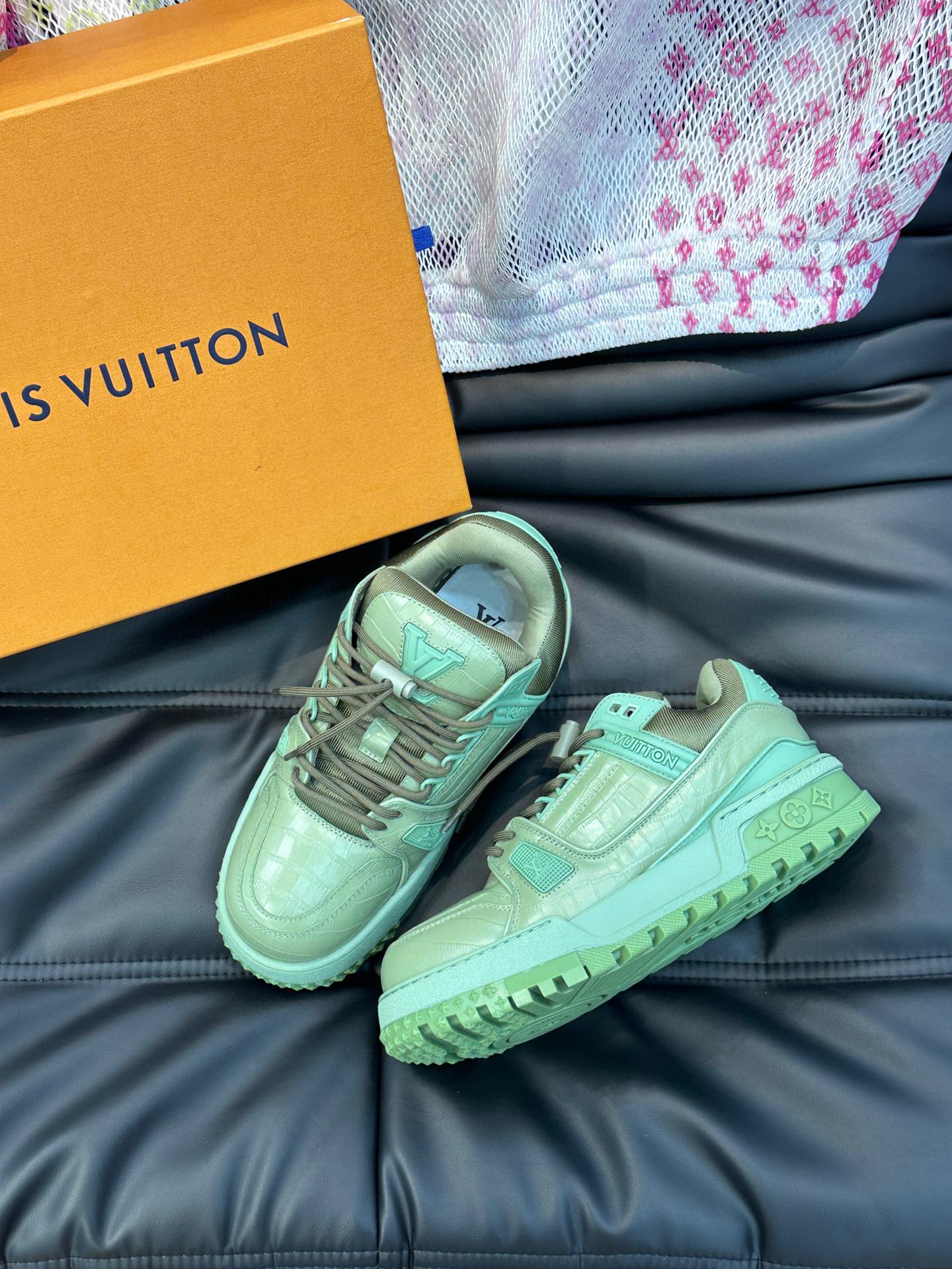 [LOUIS VUITTON] 루이비통 LV 트레이너 맥시 스니커즈 남녀공용