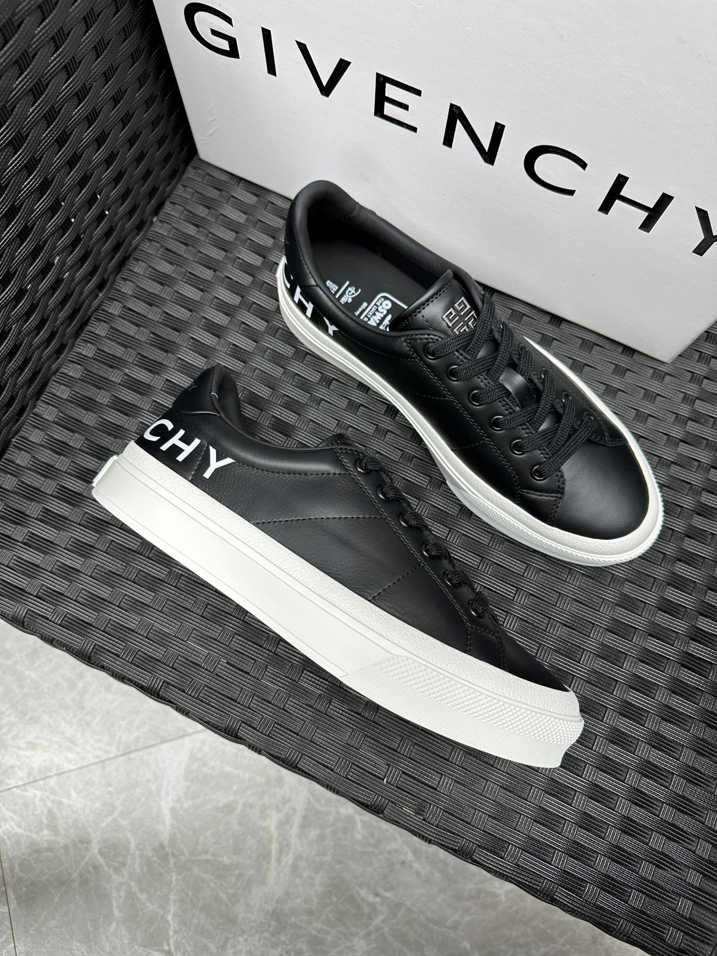 [GIVENCHY] 지방시 스니커즈 남성용