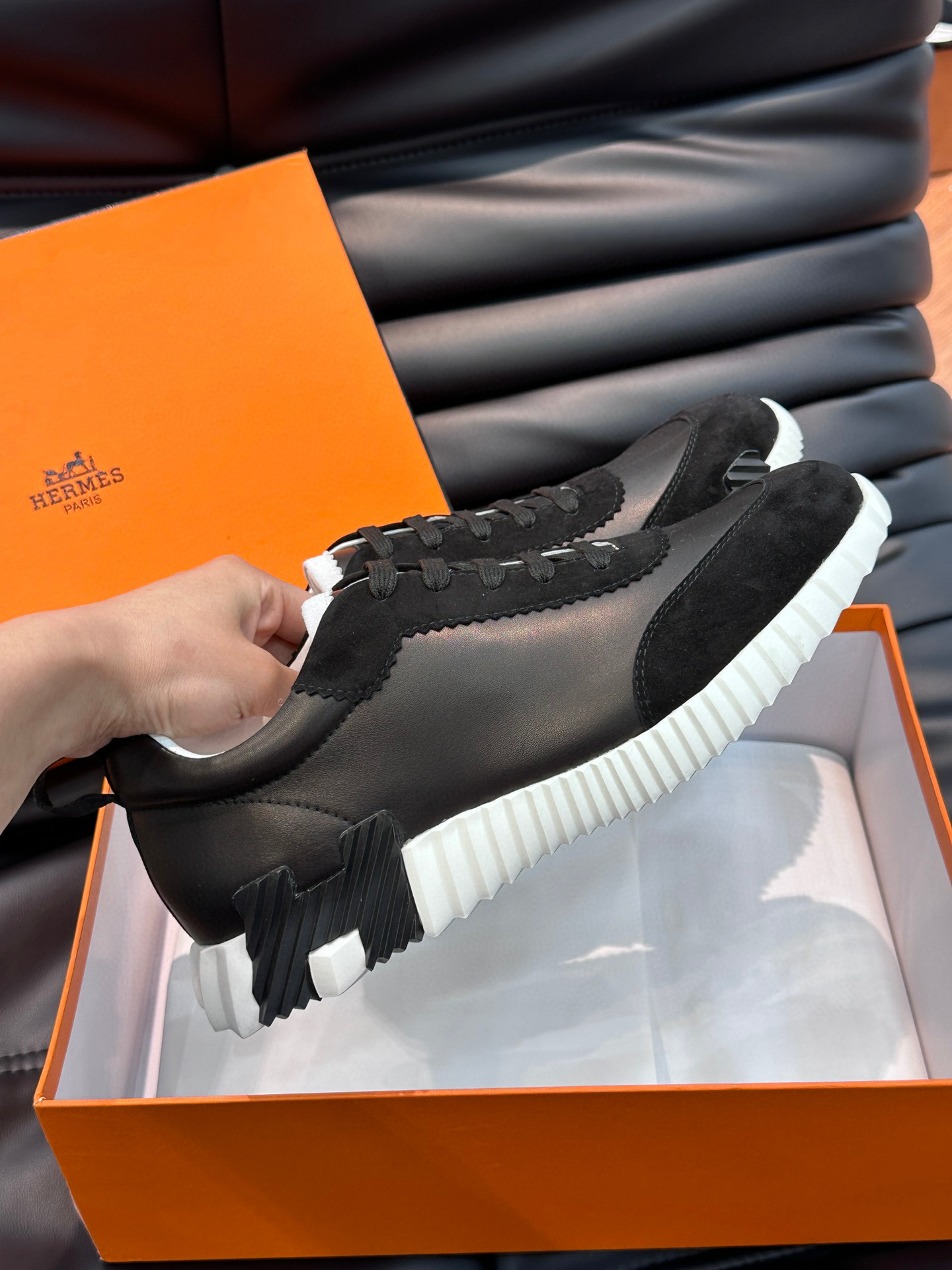 [HERMES] 에르메스 바운싱 레더 스니커즈 남성용