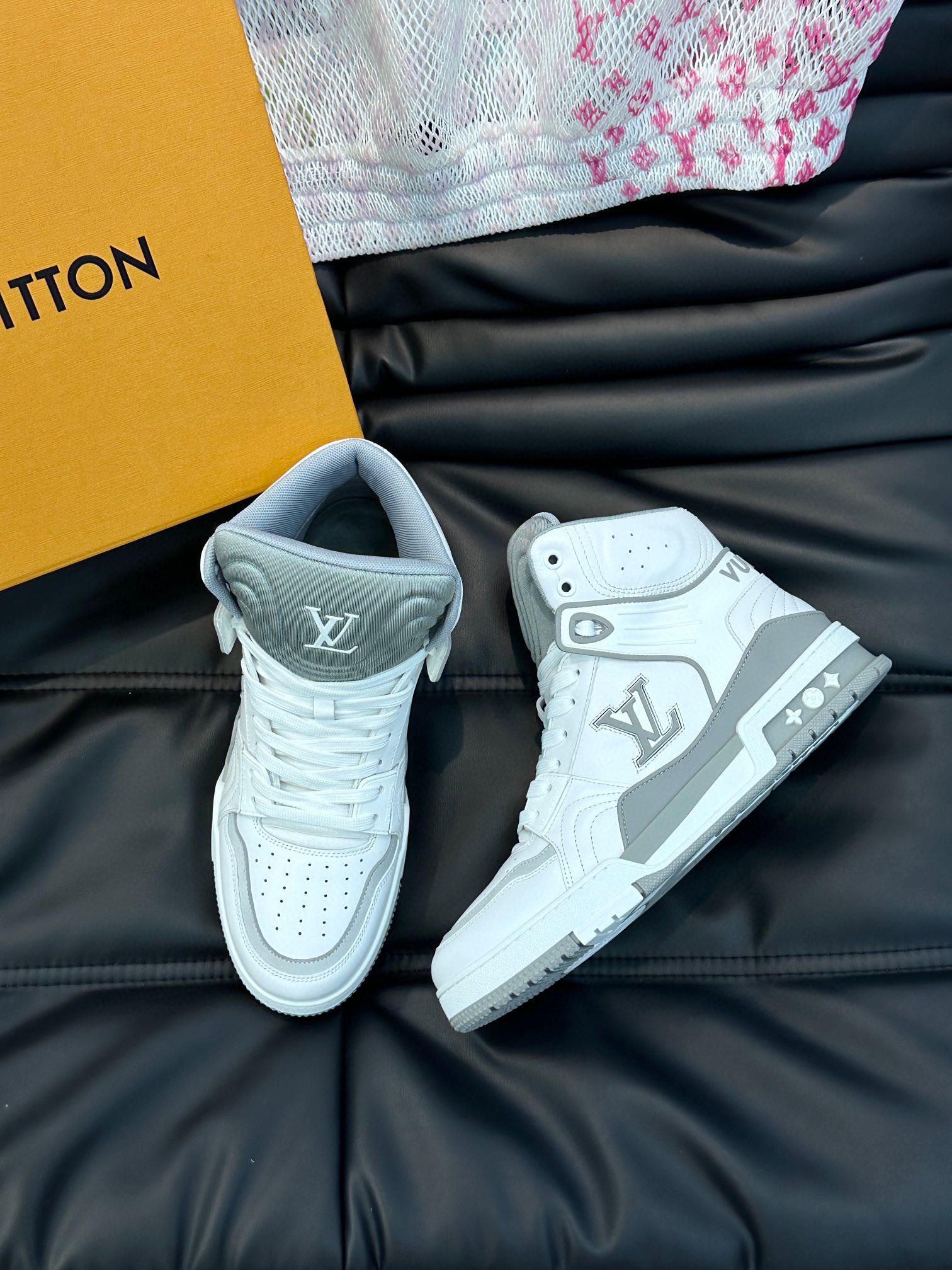 [LOUIS VUITTON] 루이비통 LV 트레이너 하이 스니커즈 남녀공용