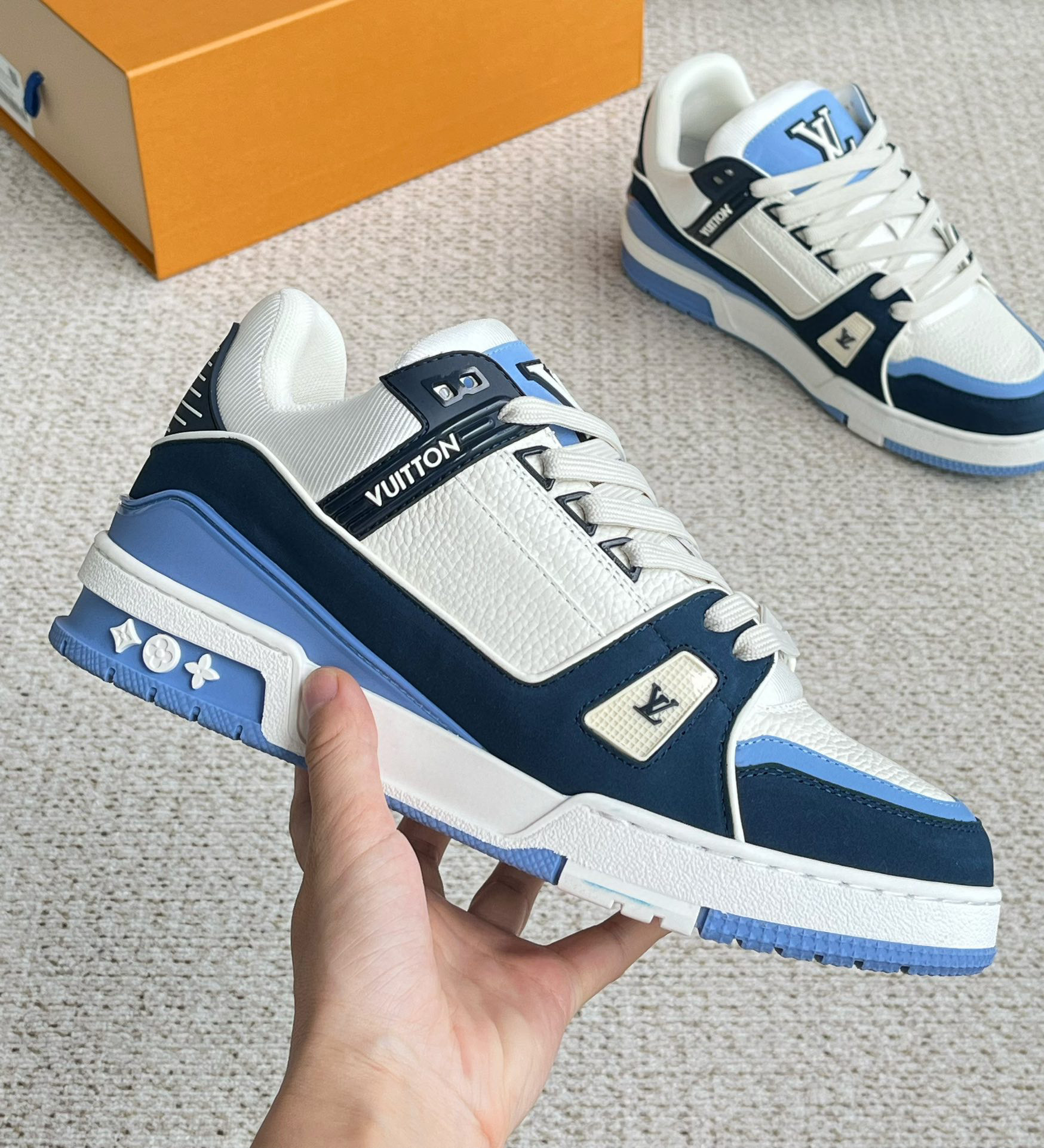 [LOUIS VUITTON] 루이비통 LV 트레이너 모노그램 스니커즈 남성용