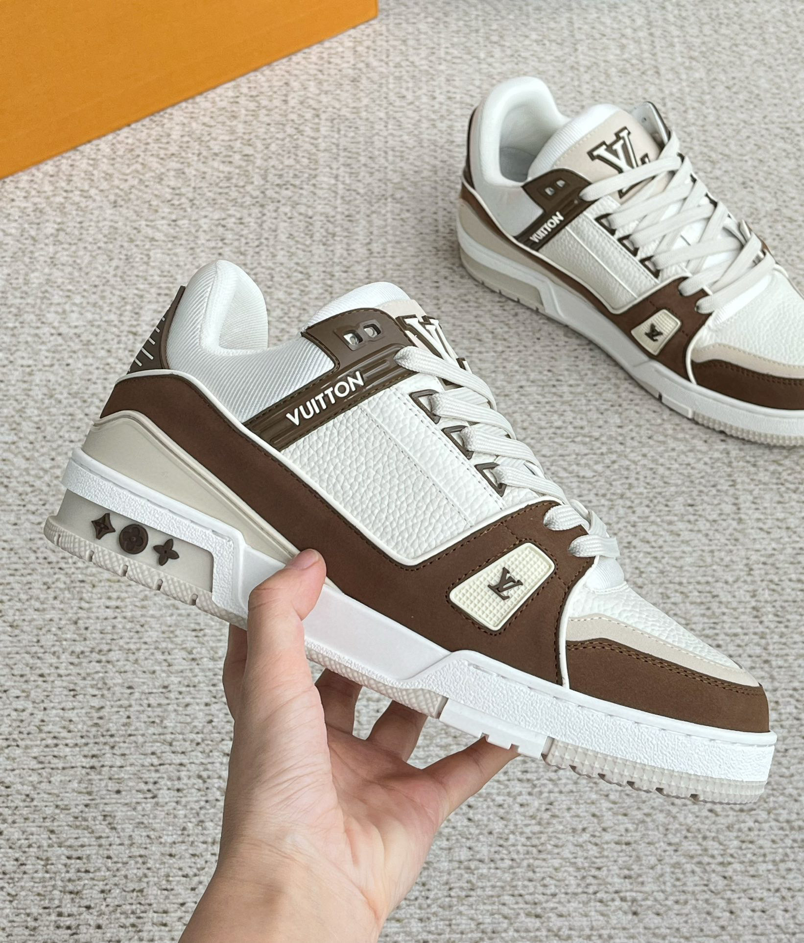 [LOUIS VUITTON] 루이비통 LV 트레이너 모노그램 스니커즈 남성용