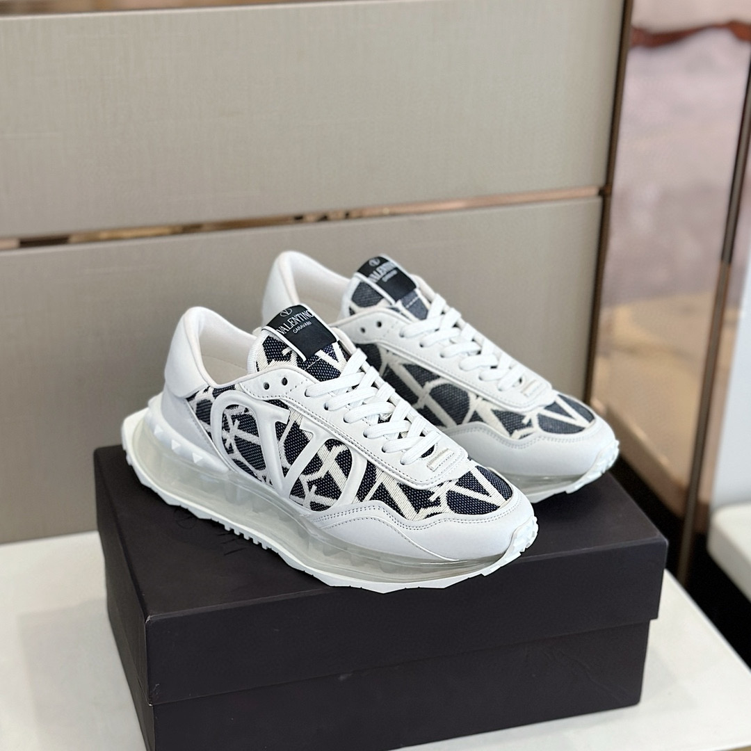 [VALENTINO] 발렌티노 V로고 에어솔 스니커즈 남성용