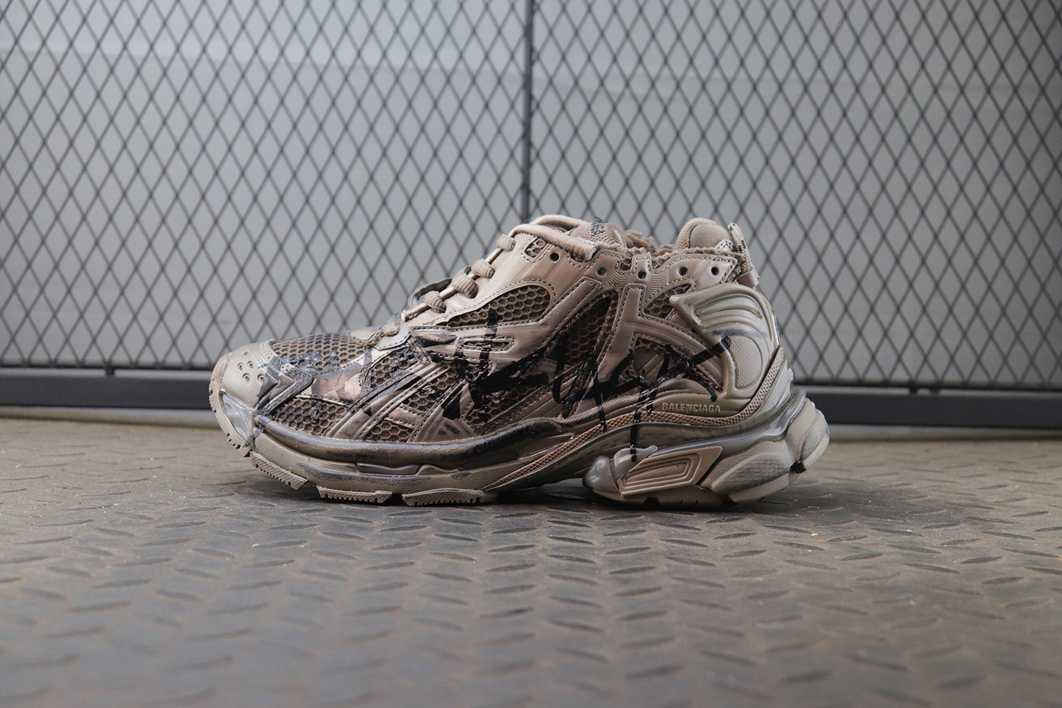 [BALENCIAGA] 발렌시아가 그래피티 러너 7.0 스니커즈 다크토프 남녀공용 (OK공장)