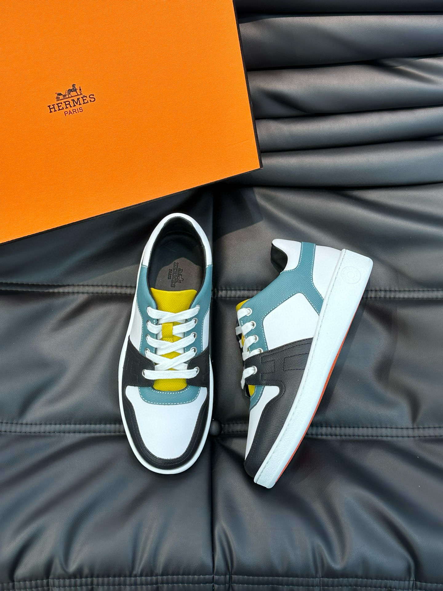 [HERMES] 에르메스 Free 프리 스니커즈 남성용