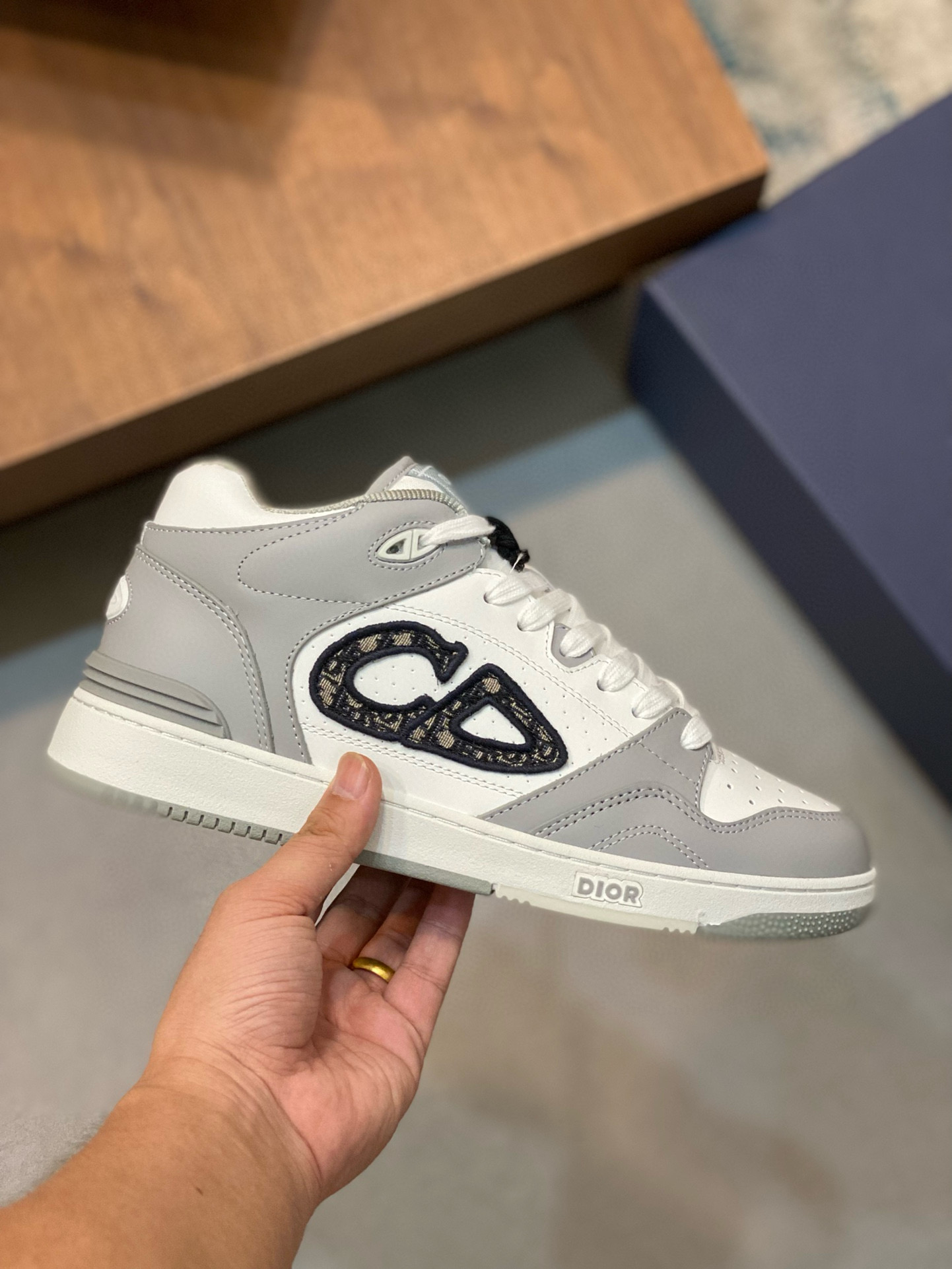 [DIOR] 디올 B57 미드톱 스니커즈 남녀공용