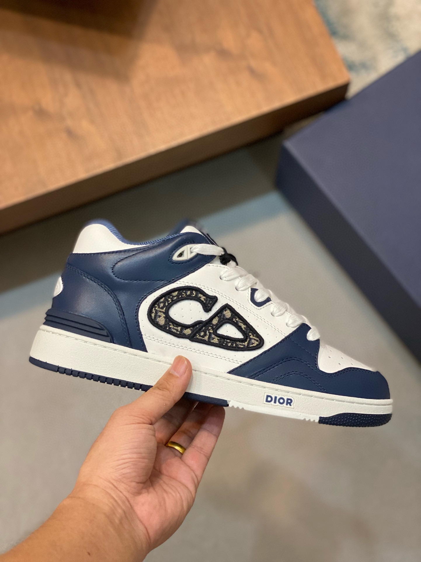 [DIOR] 디올 B57 미드톱 스니커즈 남녀공용