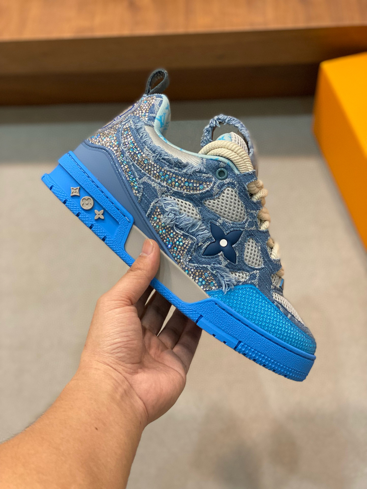 [LOUIS VUITTON] 루이비통 LV 트레이너 모노그램 스니커즈 남성용