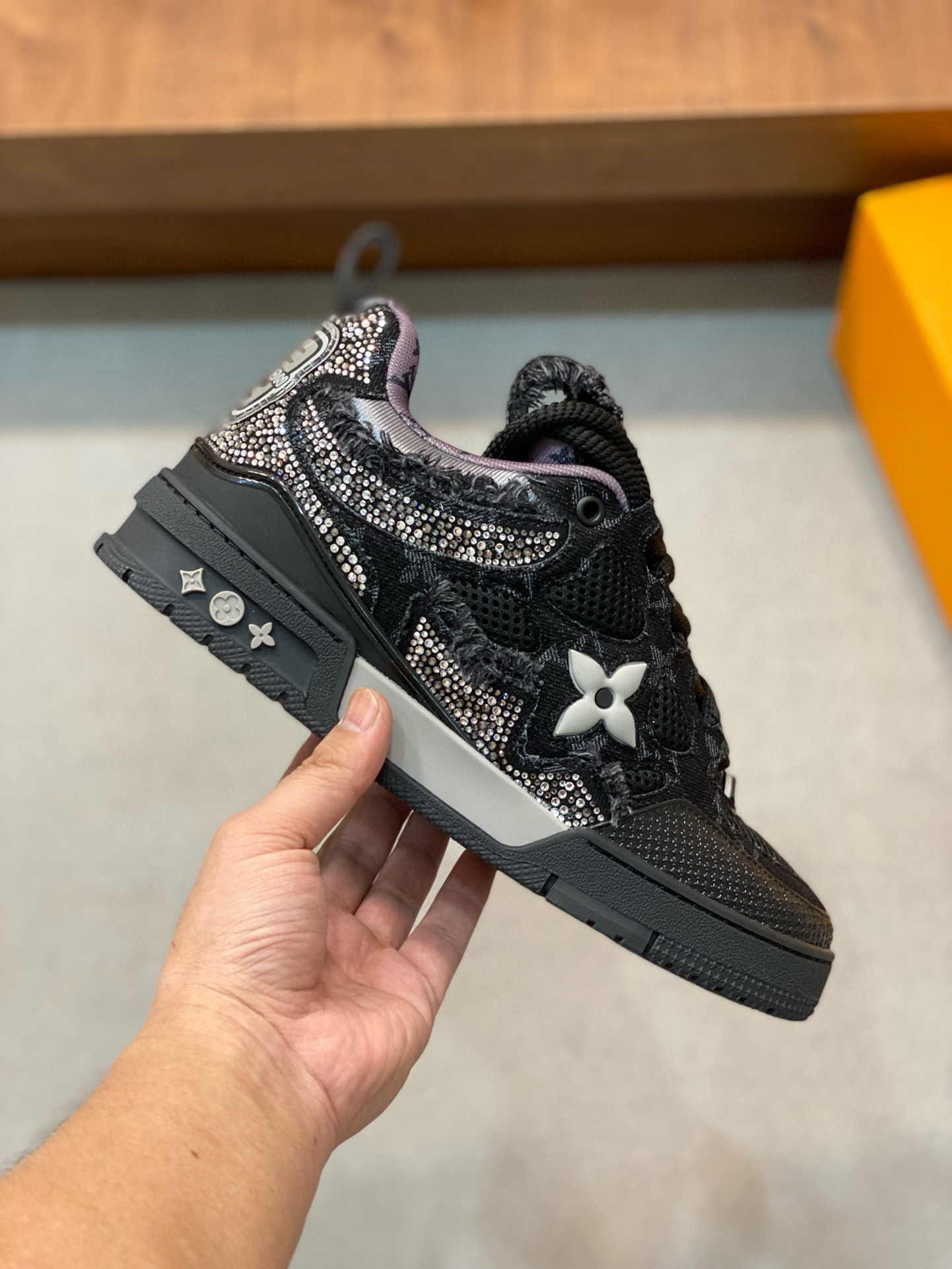 [LOUIS VUITTON] 루이비통 LV 트레이너 모노그램 스니커즈 남성용