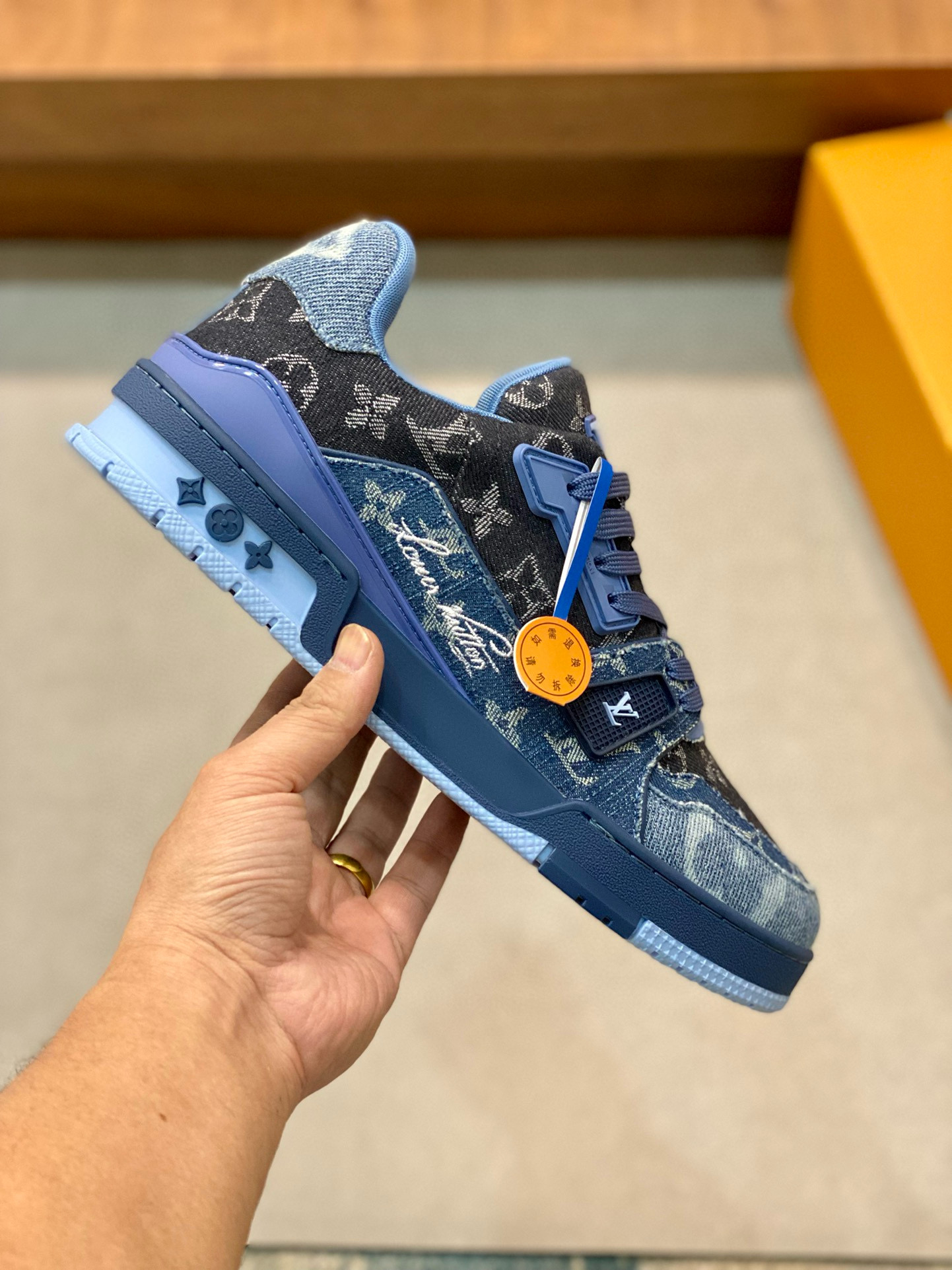 [LOUIS VUITTON] 루이비통 LV 트레이너 모노그램 스니커즈 남성용