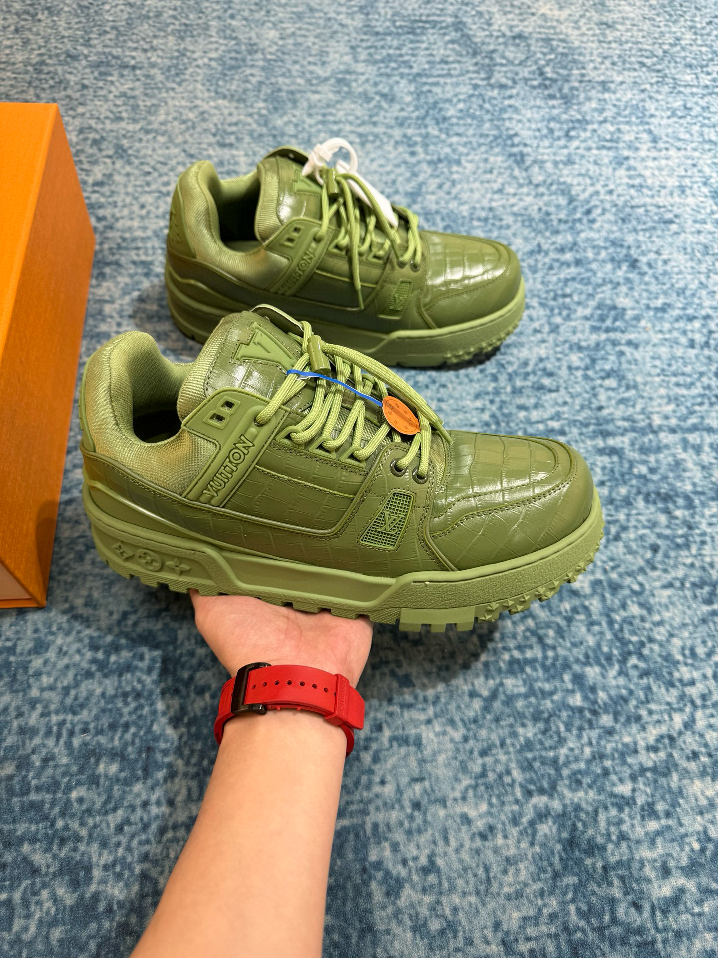 [LOUIS VUITTON] 루이비통 LV 트레이너 맥시 스니커즈 남성용