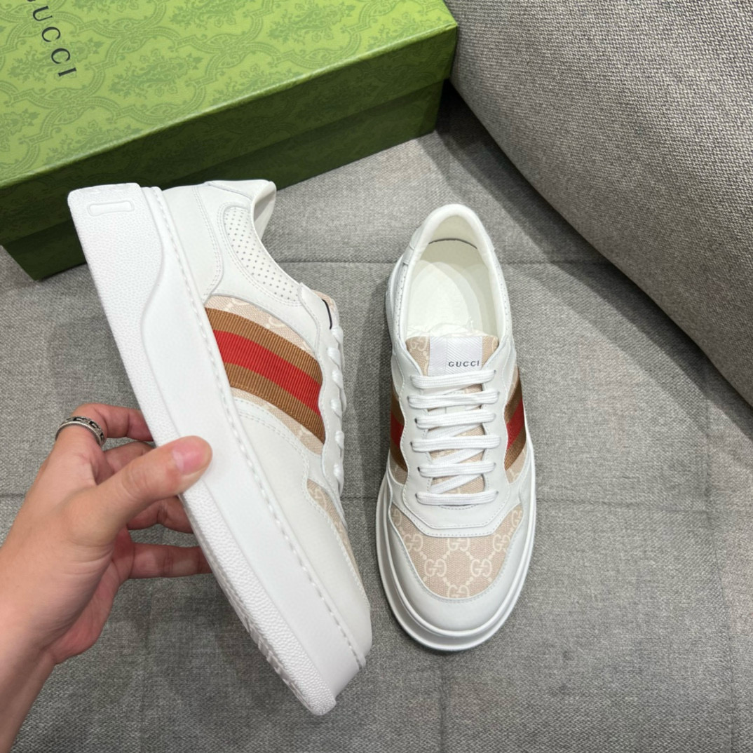 [GUCCI] 구찌 GG 엠보스 스니커즈 남녀공용