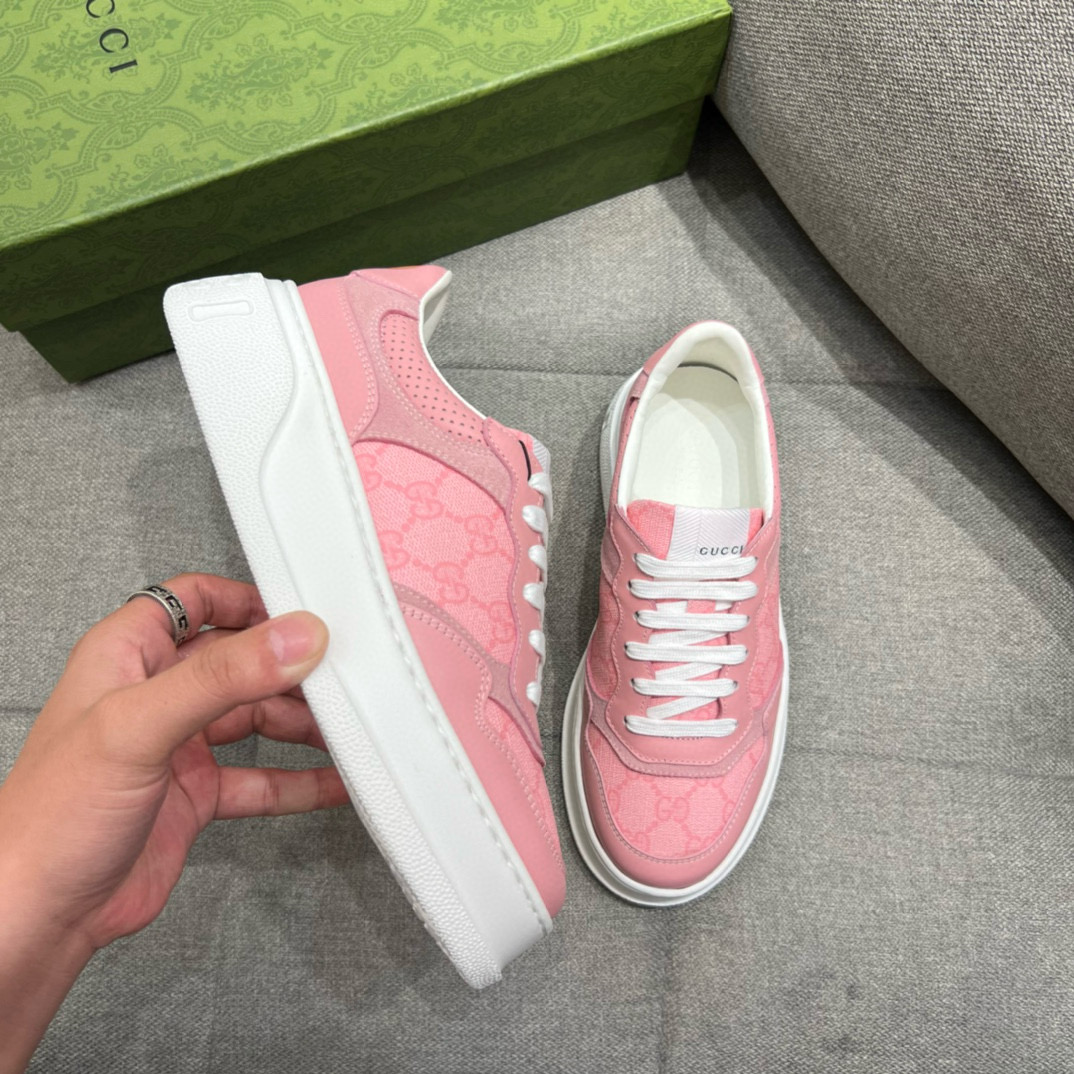 [GUCCI] 구찌 GG 엠보스 스니커즈 남녀공용