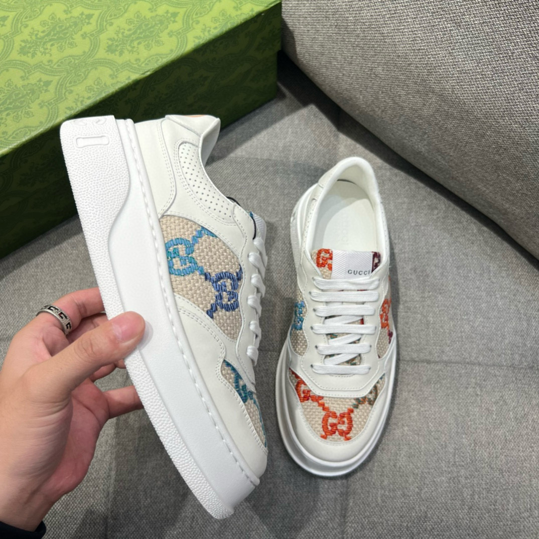 [GUCCI] 구찌 GG 엠보스 스니커즈 남녀공용