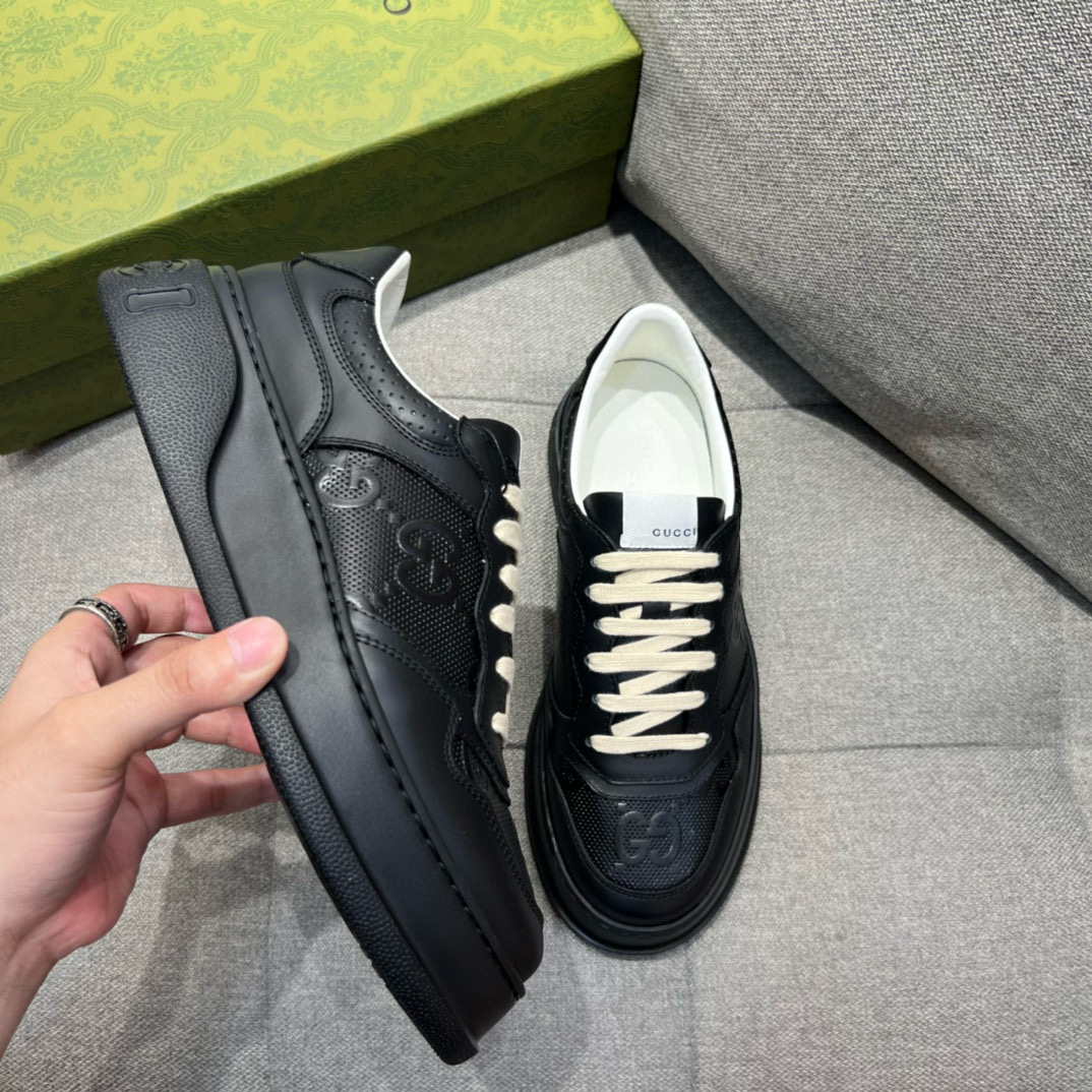 [GUCCI] 구찌 GG 엠보스 스니커즈 남녀공용