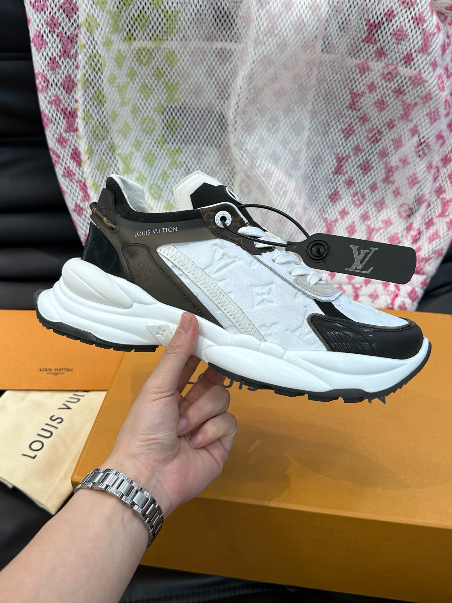 [LOUIS VUITTON] 루이비통 런 55 스니커즈 남성용