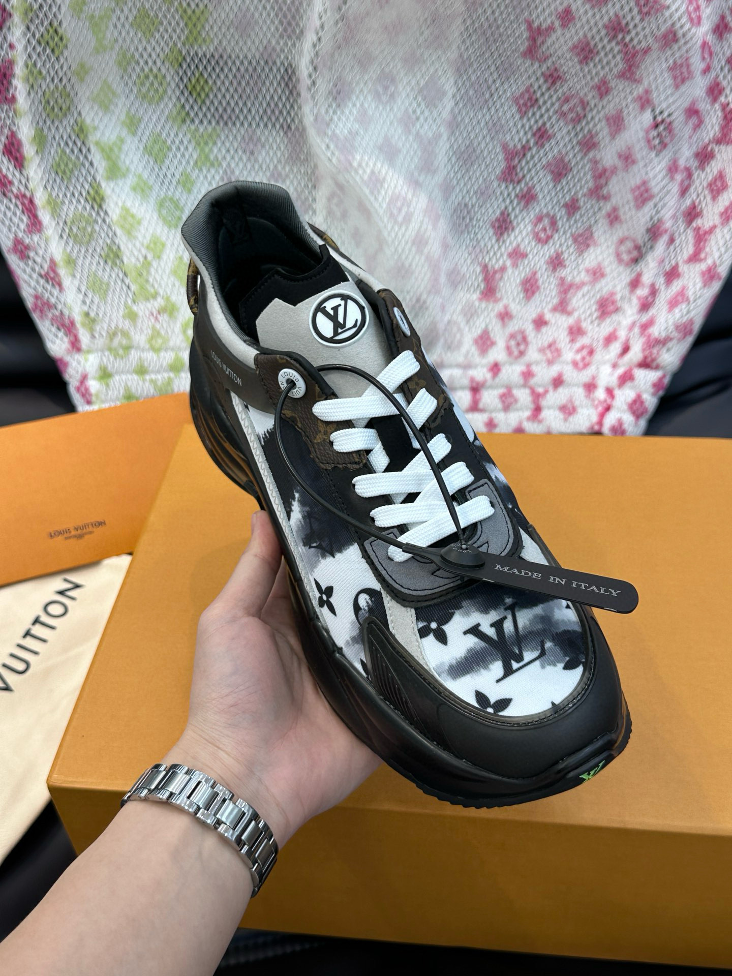 [LOUIS VUITTON] 루이비통 런 55 스니커즈 남성용