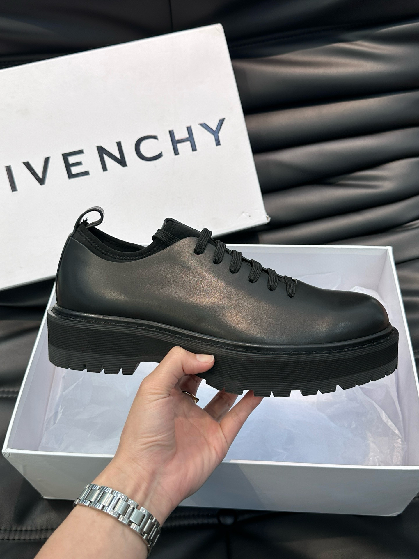 [GIVENCHY] 지방시 4G 로고 레더 로퍼 남성용