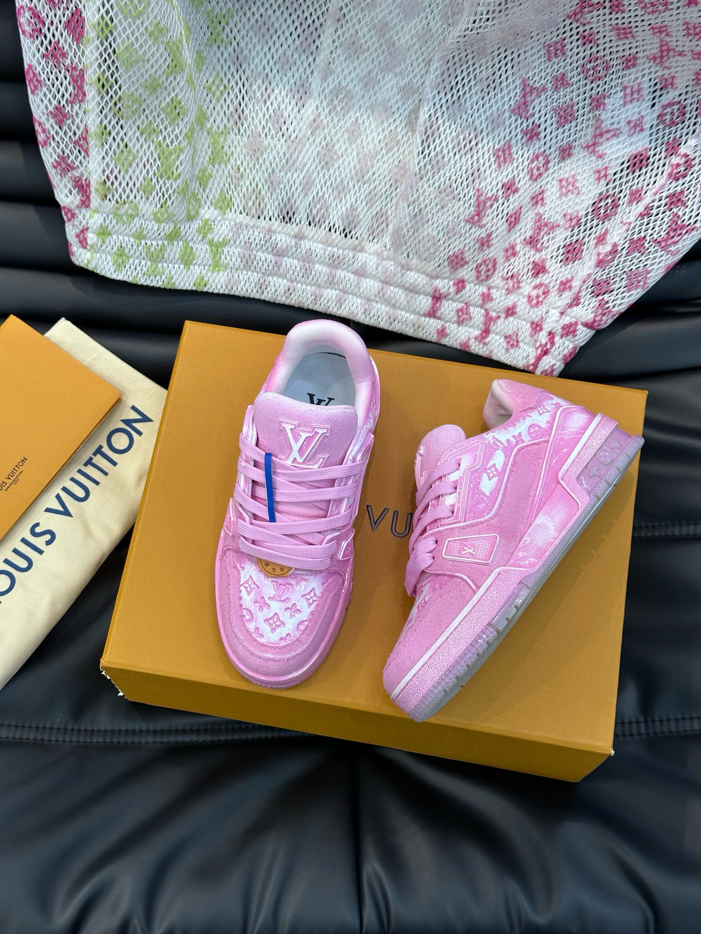 [LOUIS VUITTON] 루이비통 LV 트레이너 모노그램 스니커즈 여성용