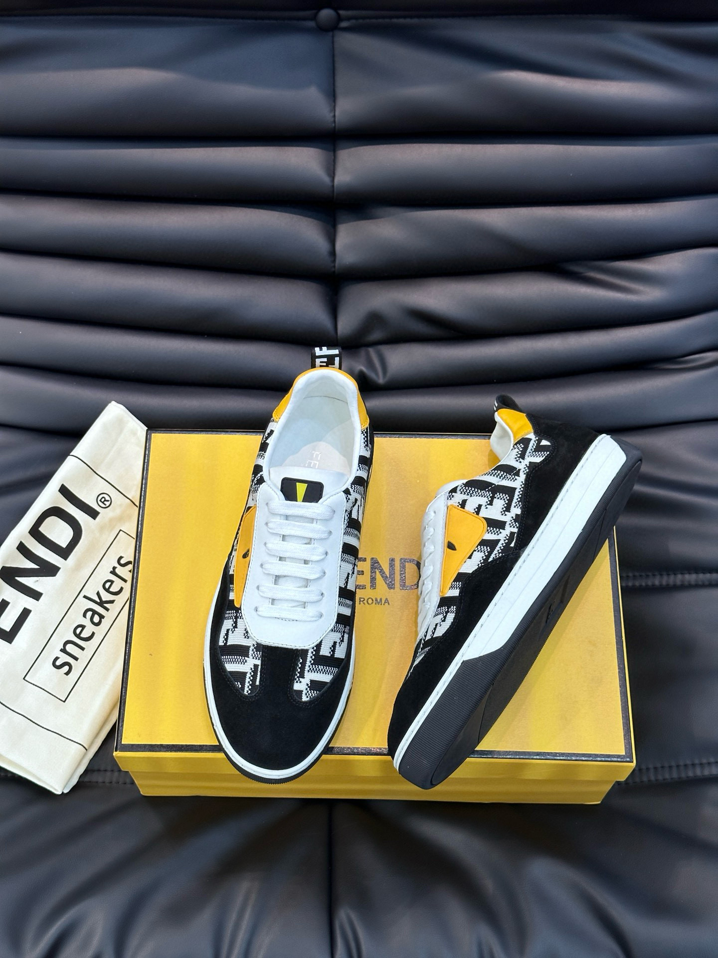 [FENDI] 펜디 로고 스니커즈 남성용