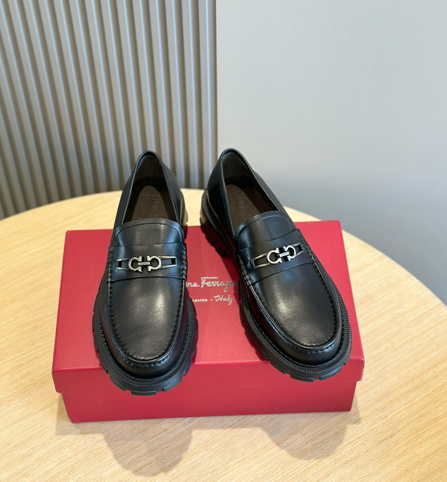 [FERRAGAMO] 페레가모 로퍼 구두 남성용