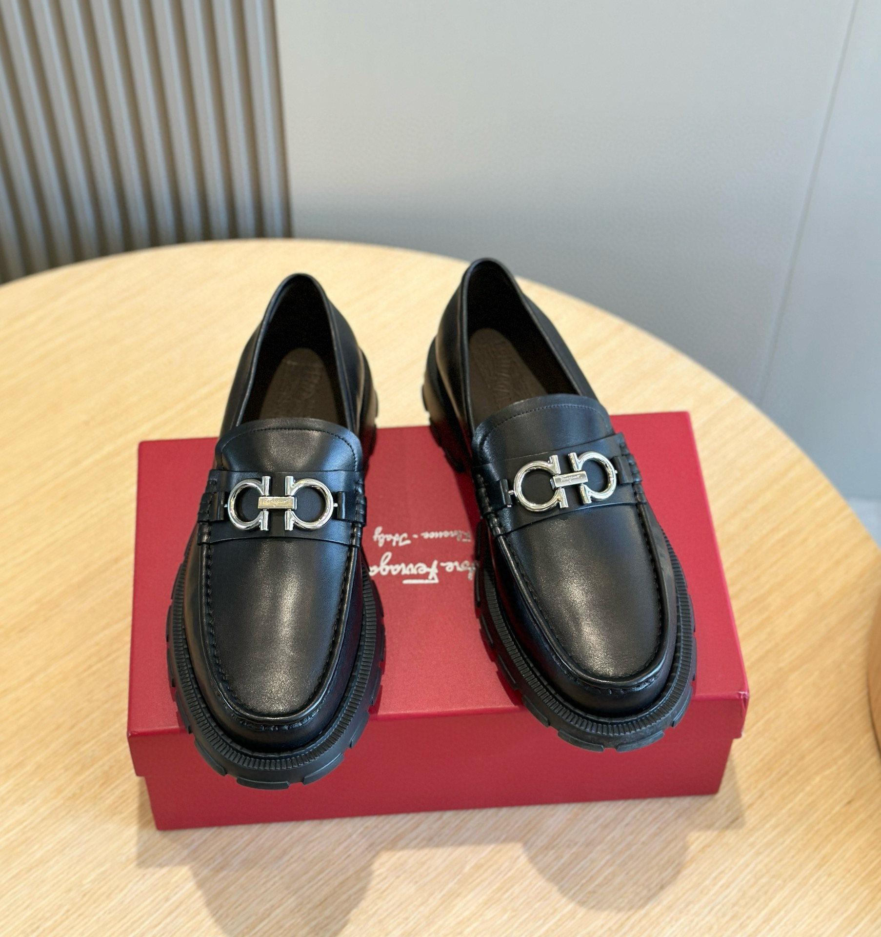 [FERRAGAMO] 페레가모 로퍼 구두 남성용