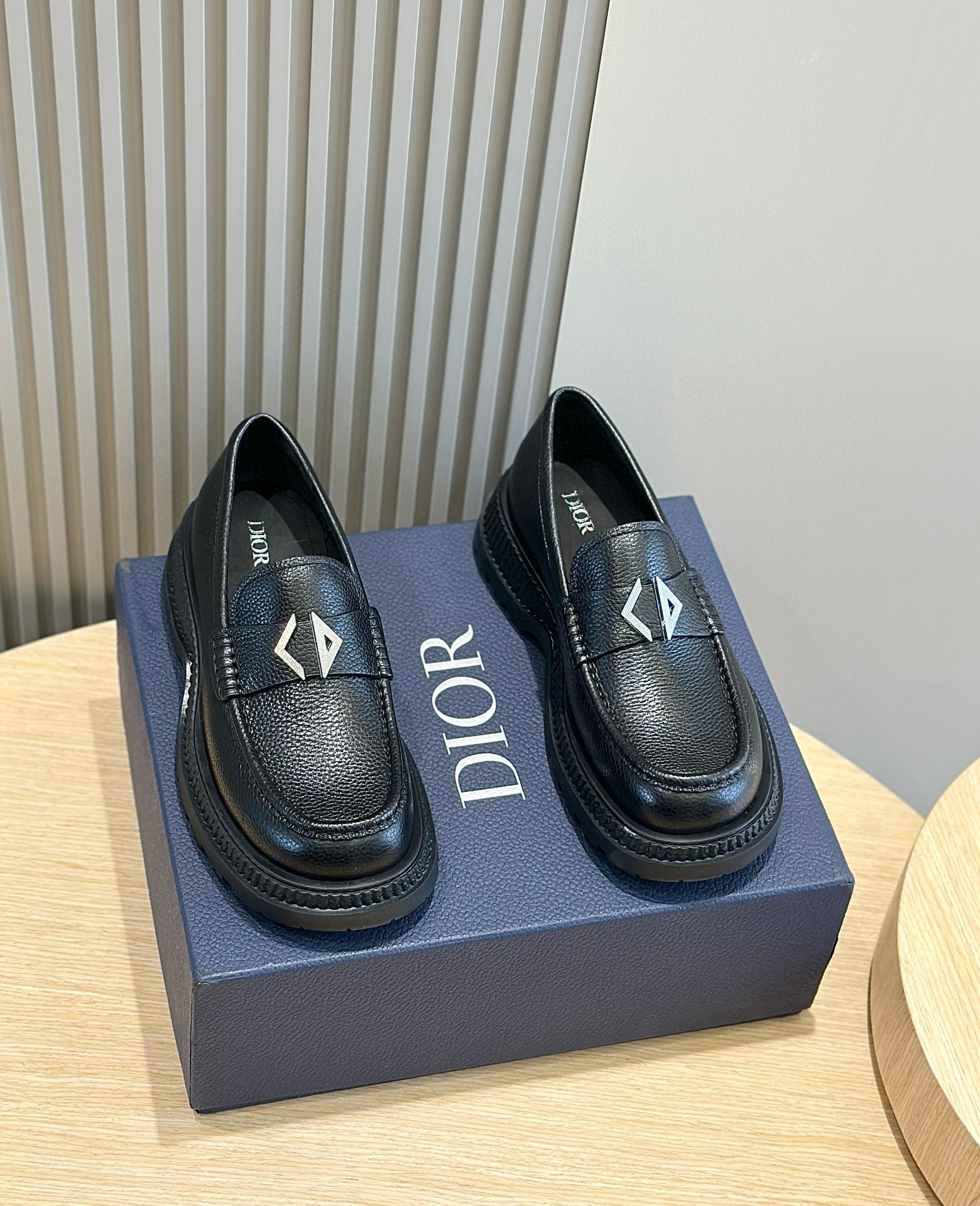 [DIOR] 디올 버팔로 로퍼 남성용