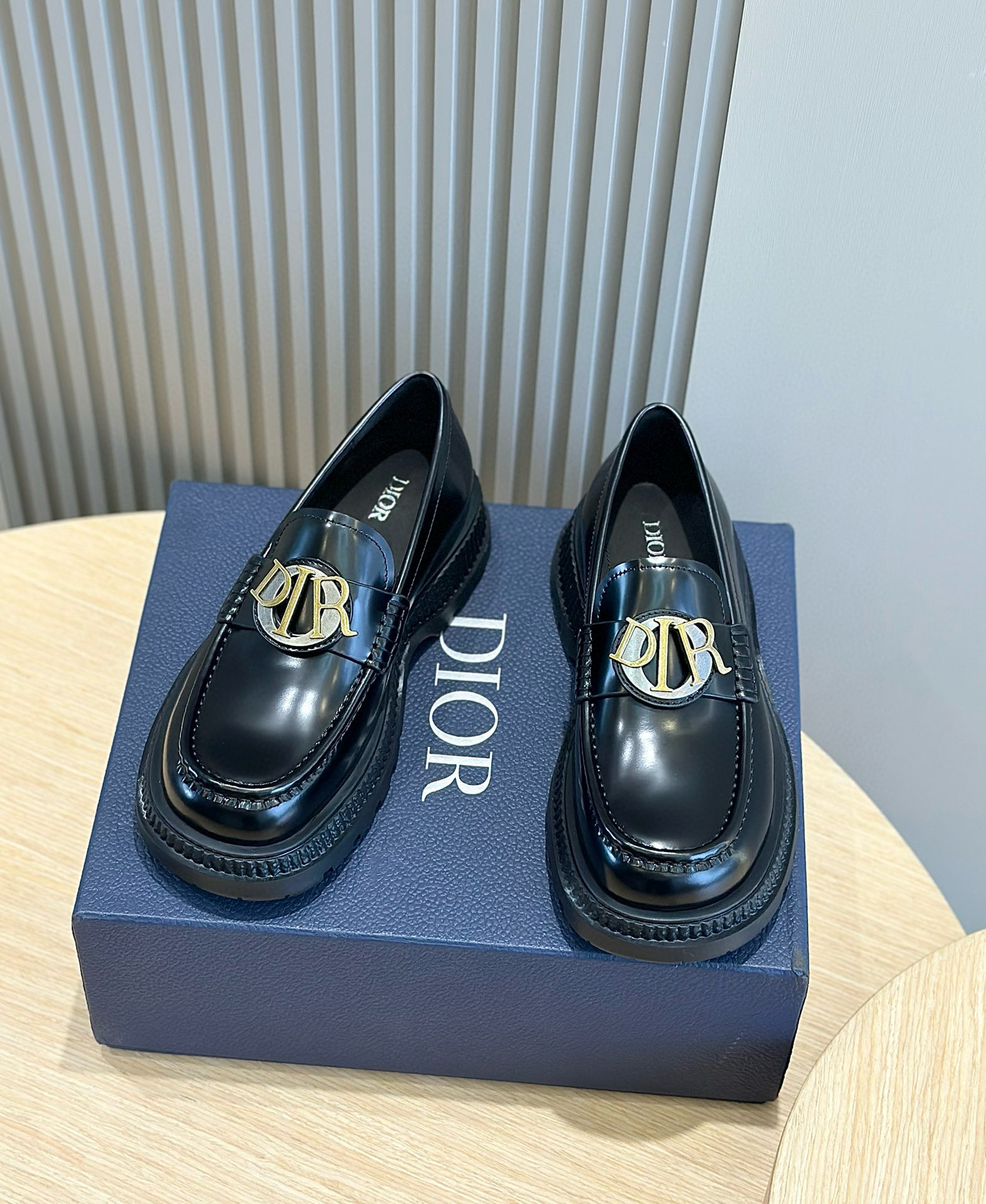 [DIOR] 디올 버팔로 로퍼 남성용
