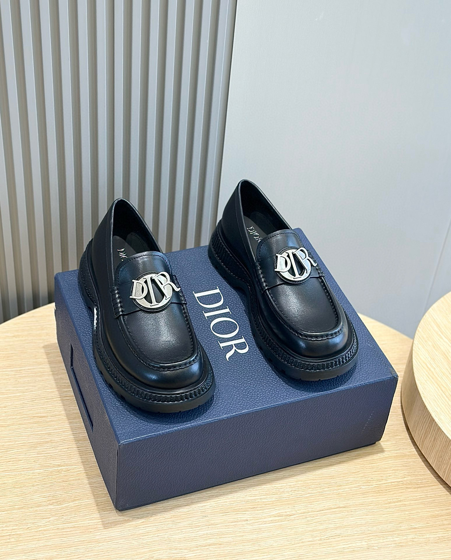 [DIOR] 디올 버팔로 로퍼 남성용