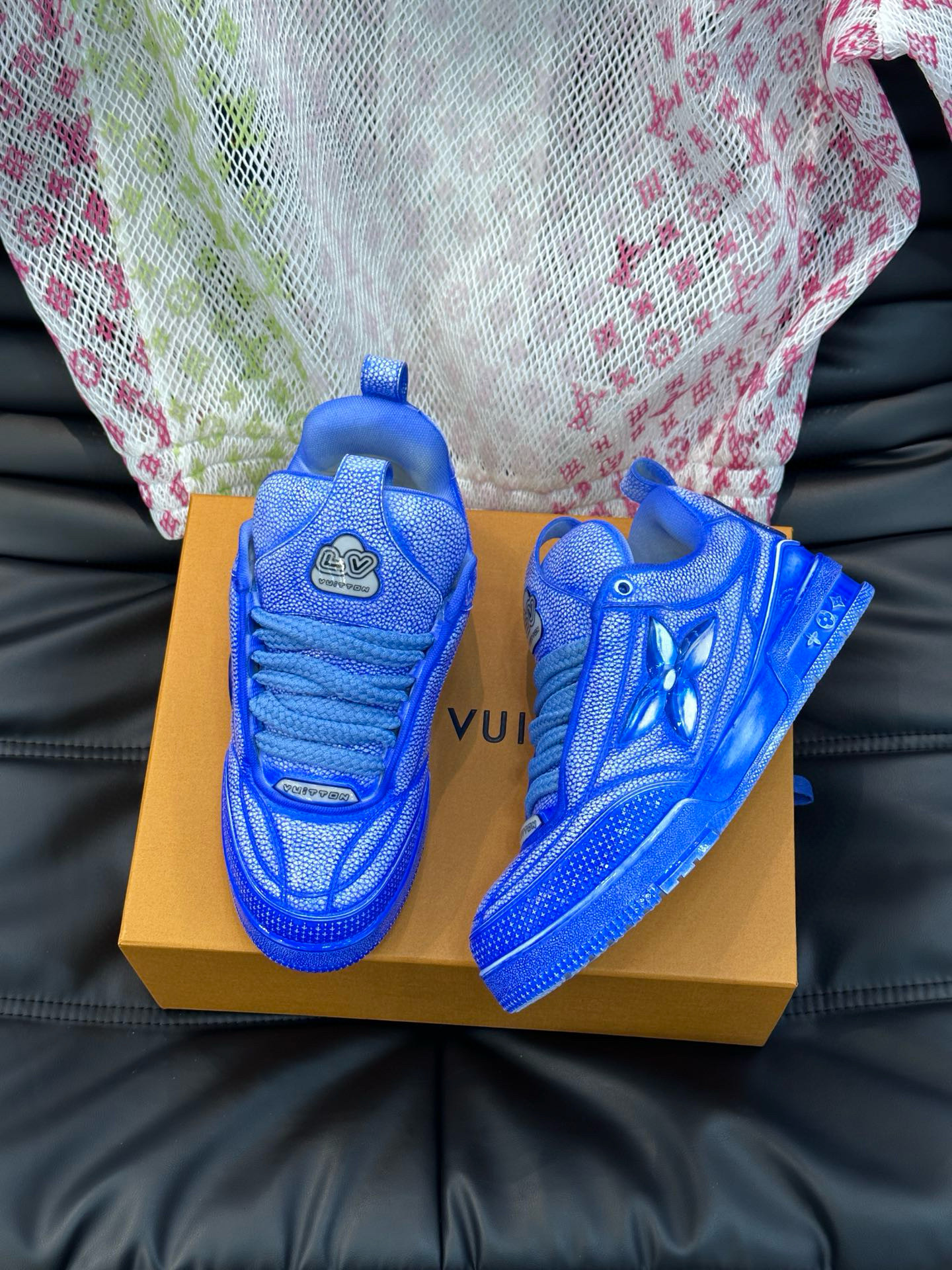 [LOUIS VUITTON] 루이비통 LV SKATE 모노그램 플라워 스니커즈 남성용