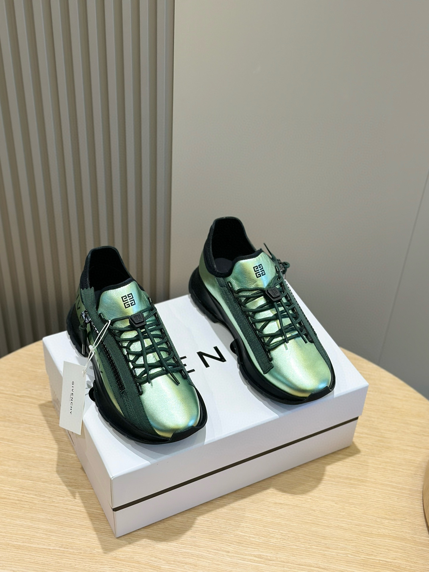 [GIVENCHY] 지방시 스펙터 지퍼 러너 스니커즈 남성용