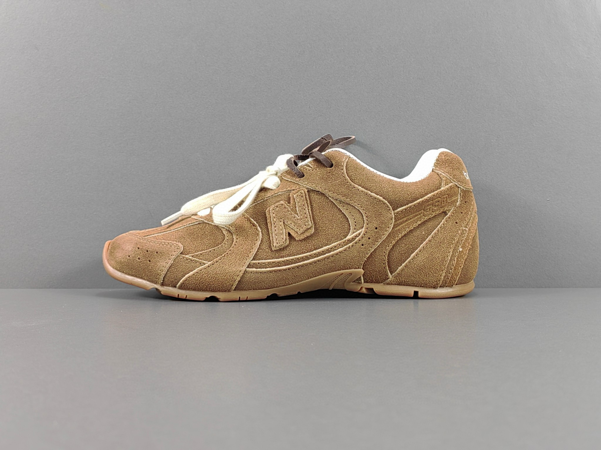 [Miumiu x NB] 미우미우 x 뉴발란스 530 스니커즈 남녀공용