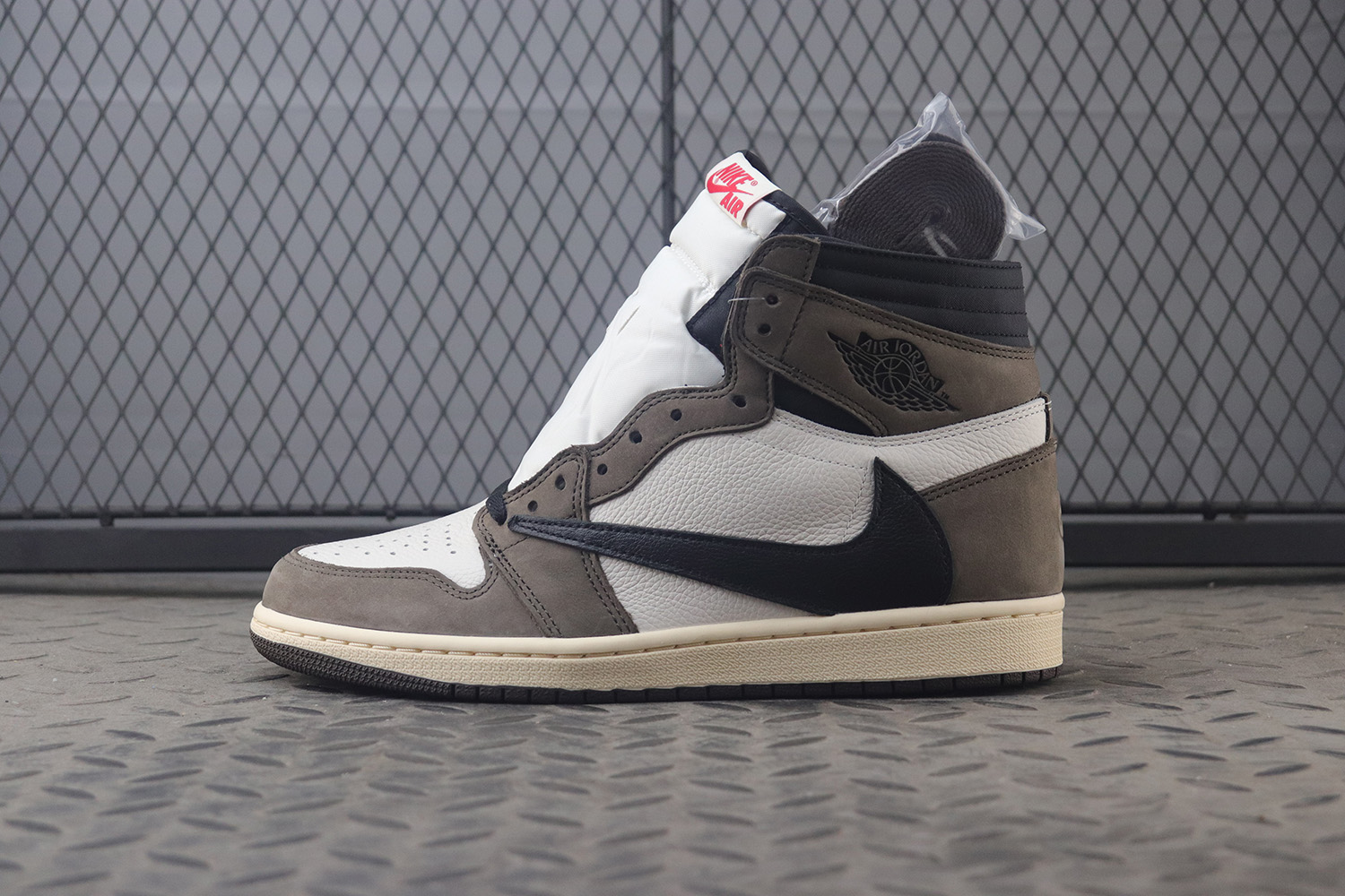 [AIR JORDAN] 트래비스 스캇 X 에어조던1 캑터스잭 CD4487-100 남성용 (LJR공장)