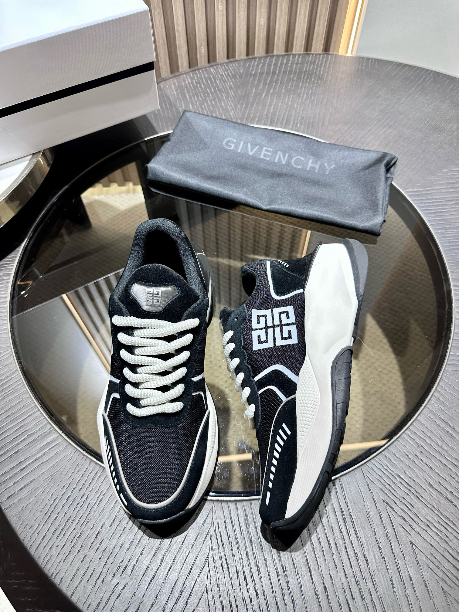 [GIVENCHY] 지방시 스니커즈 남성용