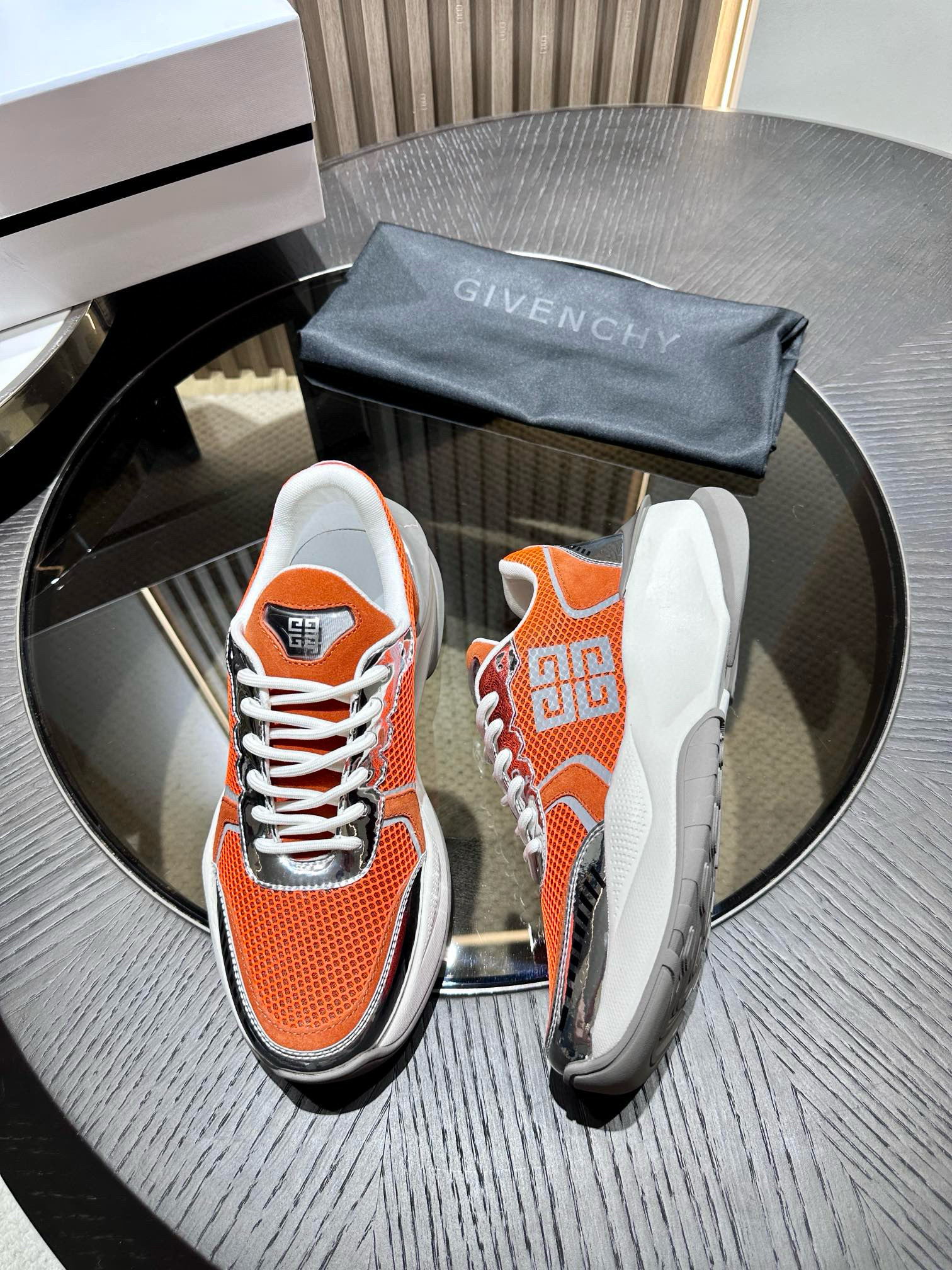 [GIVENCHY] 지방시 스니커즈 남성용